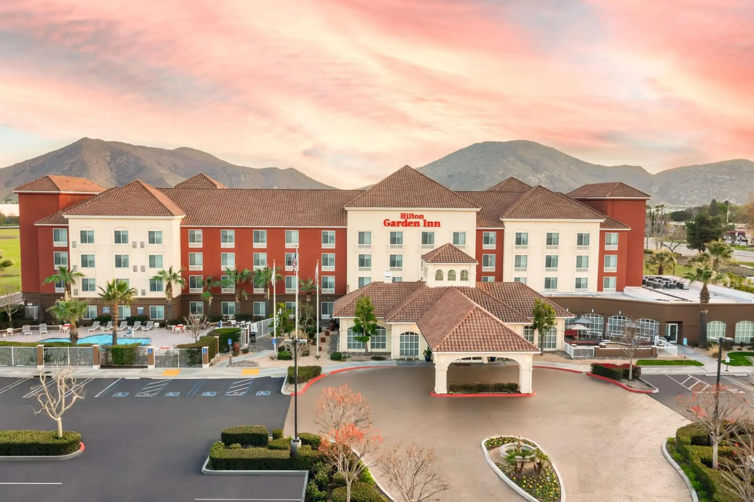 Property building in Hilton Garden Inn Fontana Property building in Hilton Garden Inn Fontana