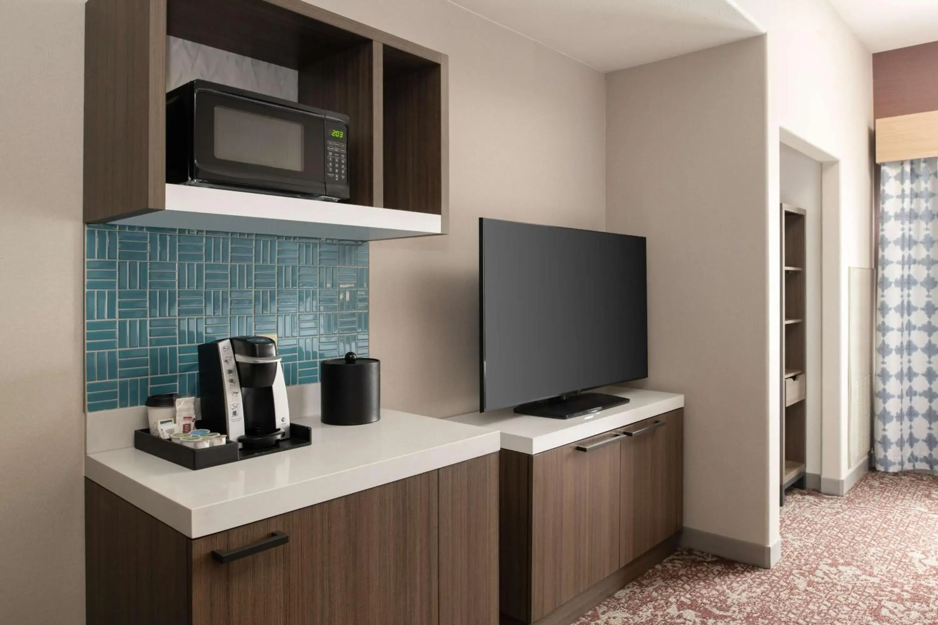 Photo of the whole room in Hilton Garden Inn Fontana Photo of the whole room in Hilton Garden Inn Fontana