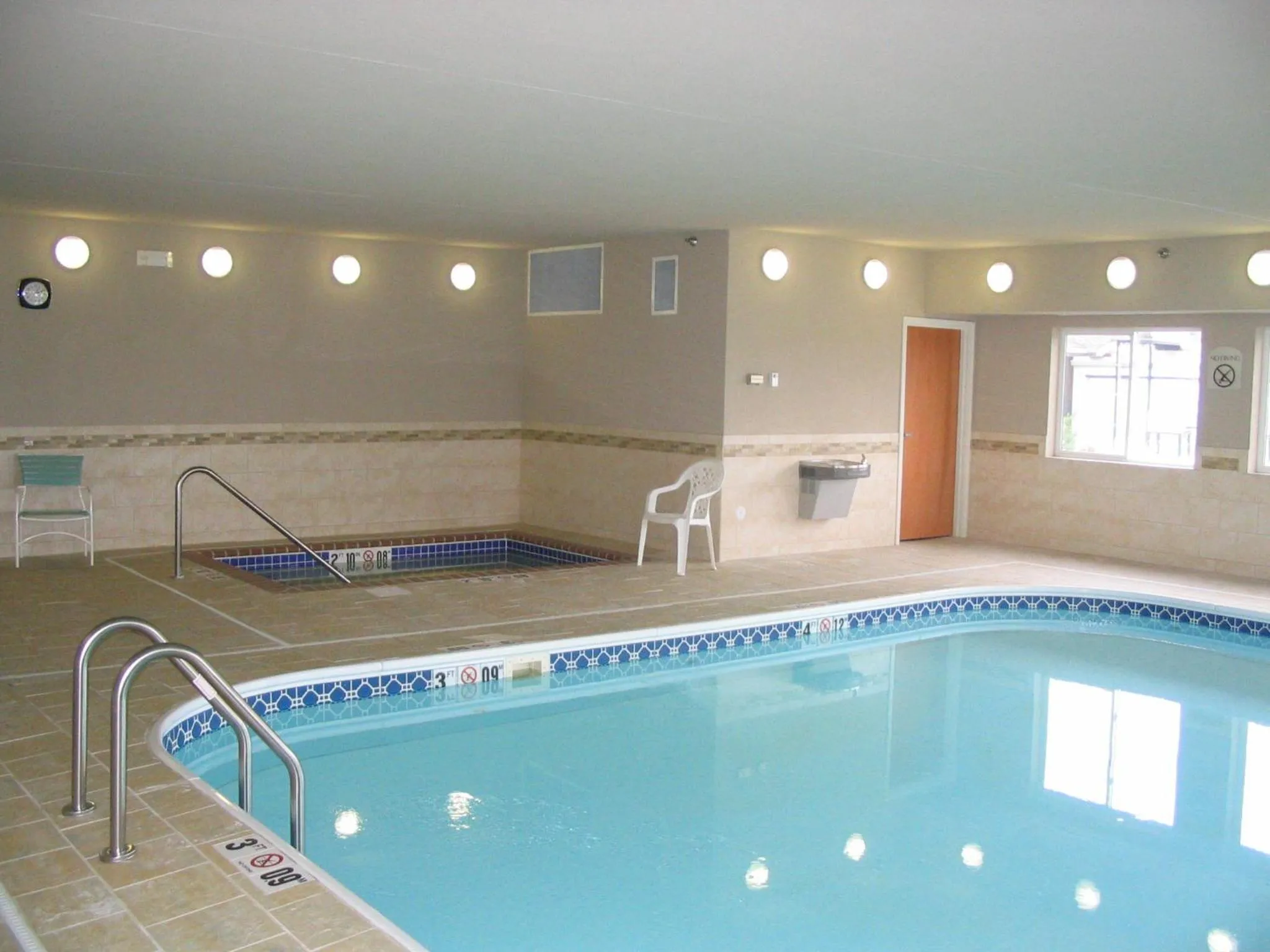 Swimming pool in Holiday Inn Express Jamestown by IHG