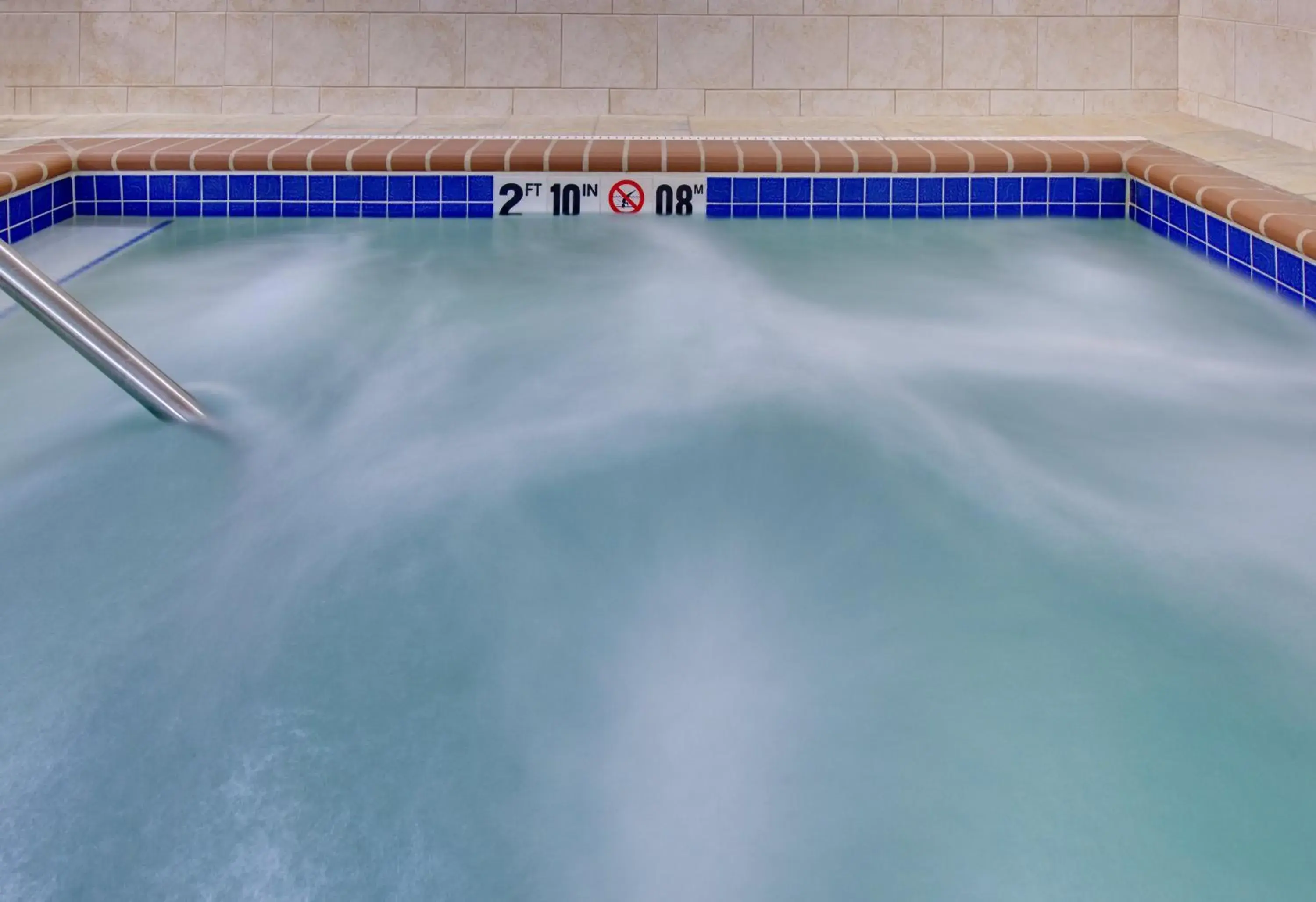 Swimming pool in Holiday Inn Express Jamestown by IHG Swimming pool in Holiday Inn Express Jamestown by IHG