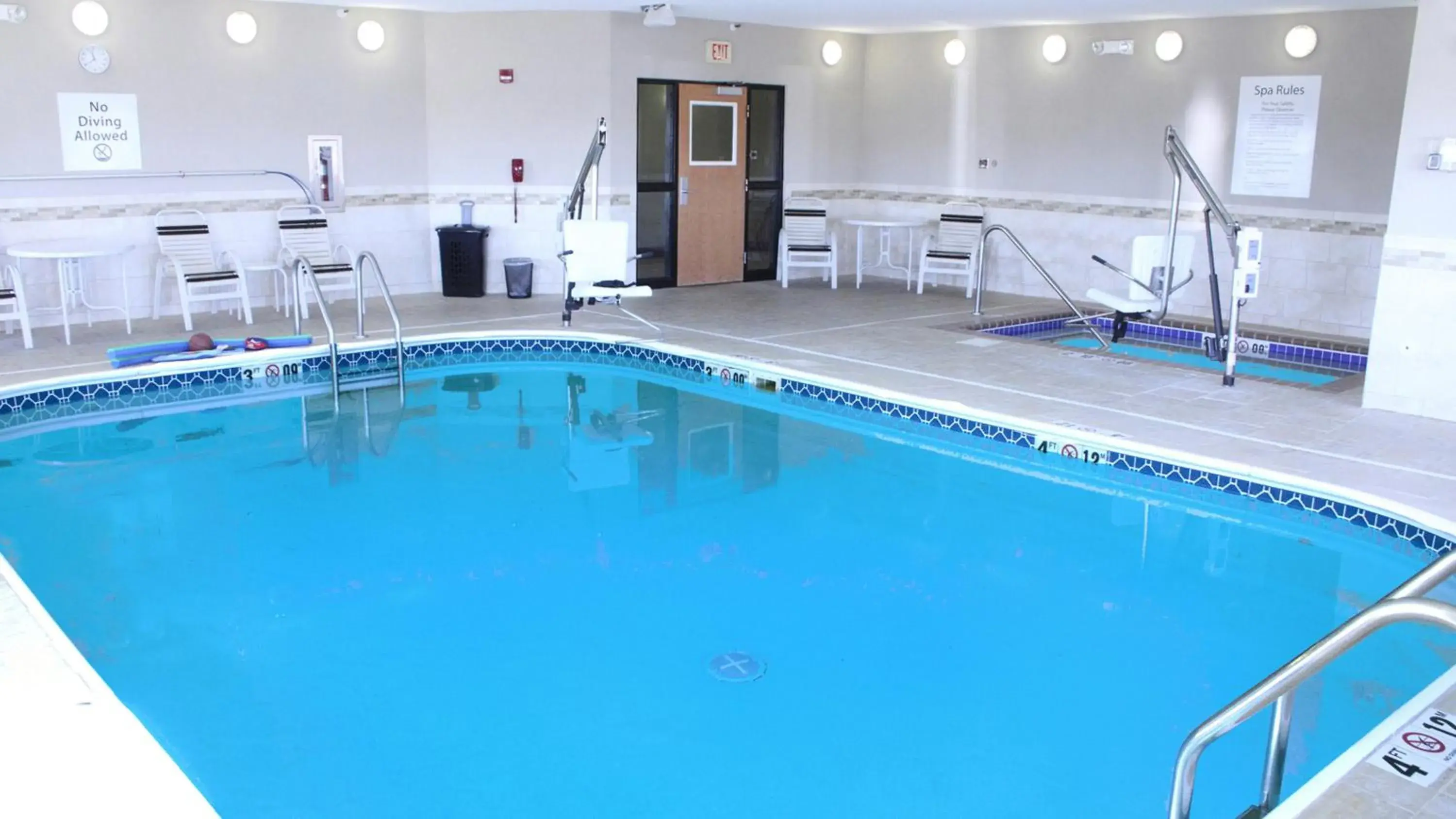 Swimming pool in Holiday Inn Express Jamestown by IHG Swimming pool in Holiday Inn Express Jamestown by IHG