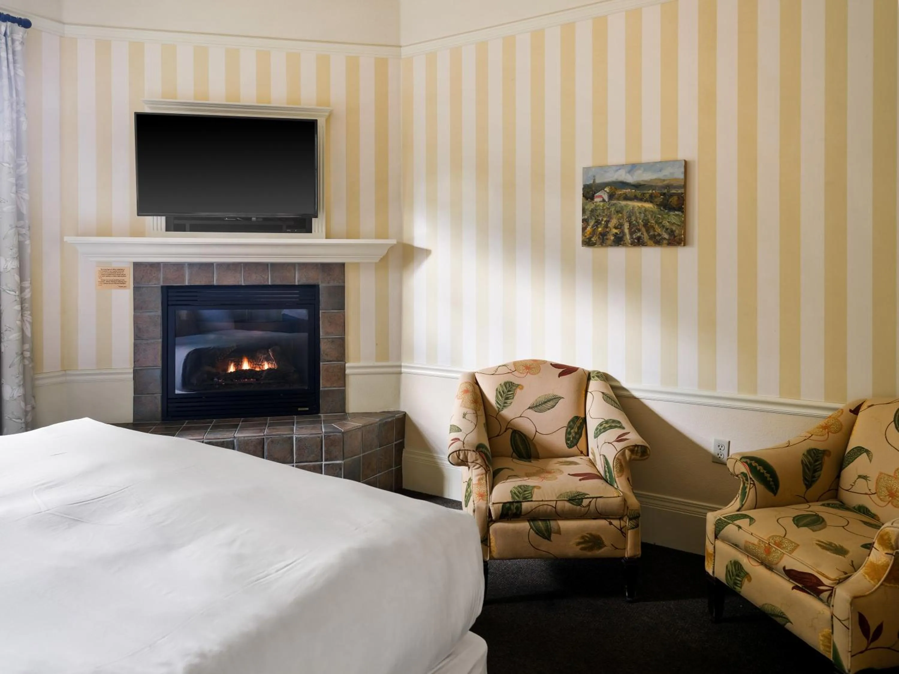 Bed in Inn at Sonoma, A Four Sisters Inn