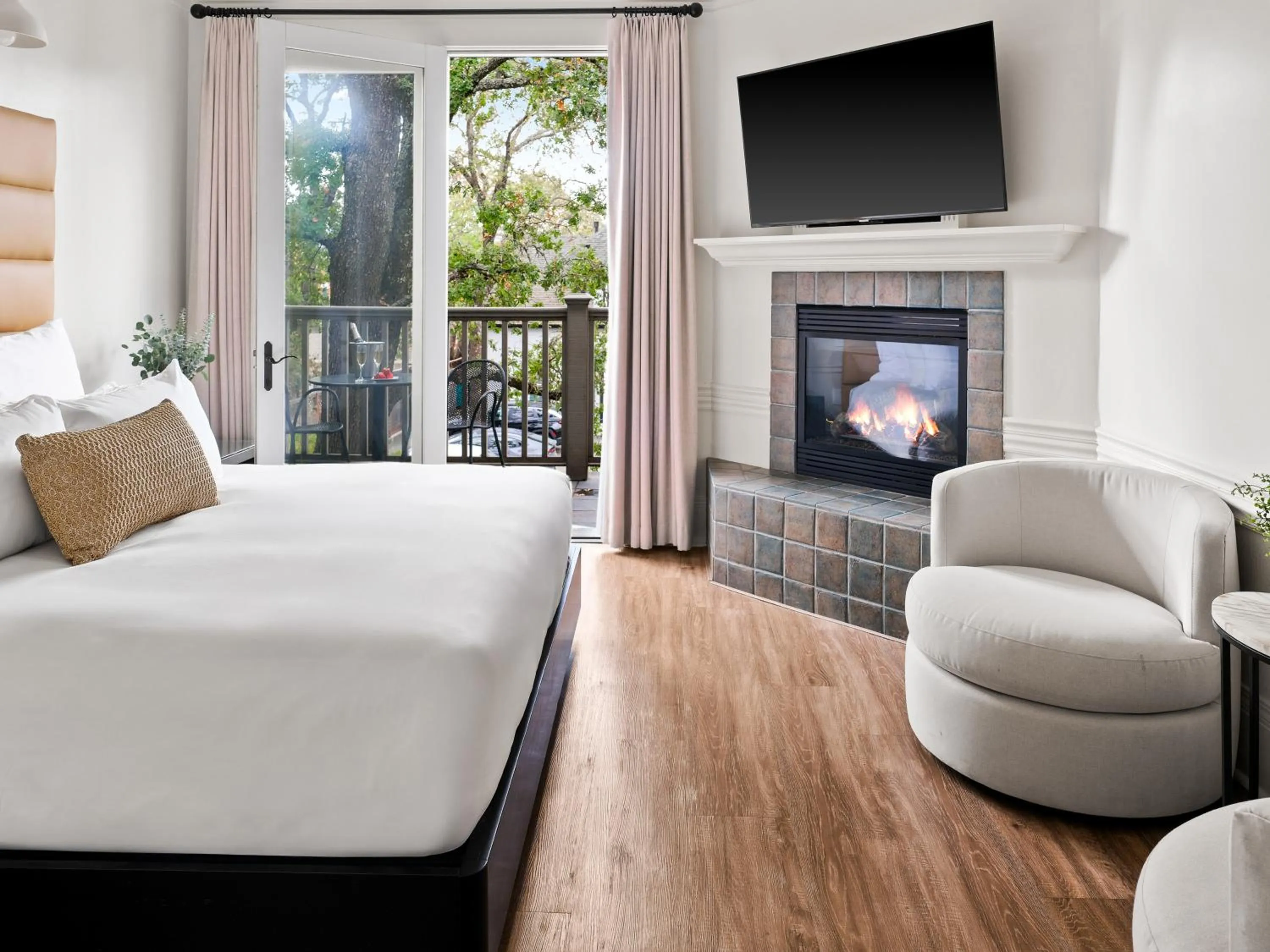 Bed in Inn at Sonoma, A Four Sisters Inn