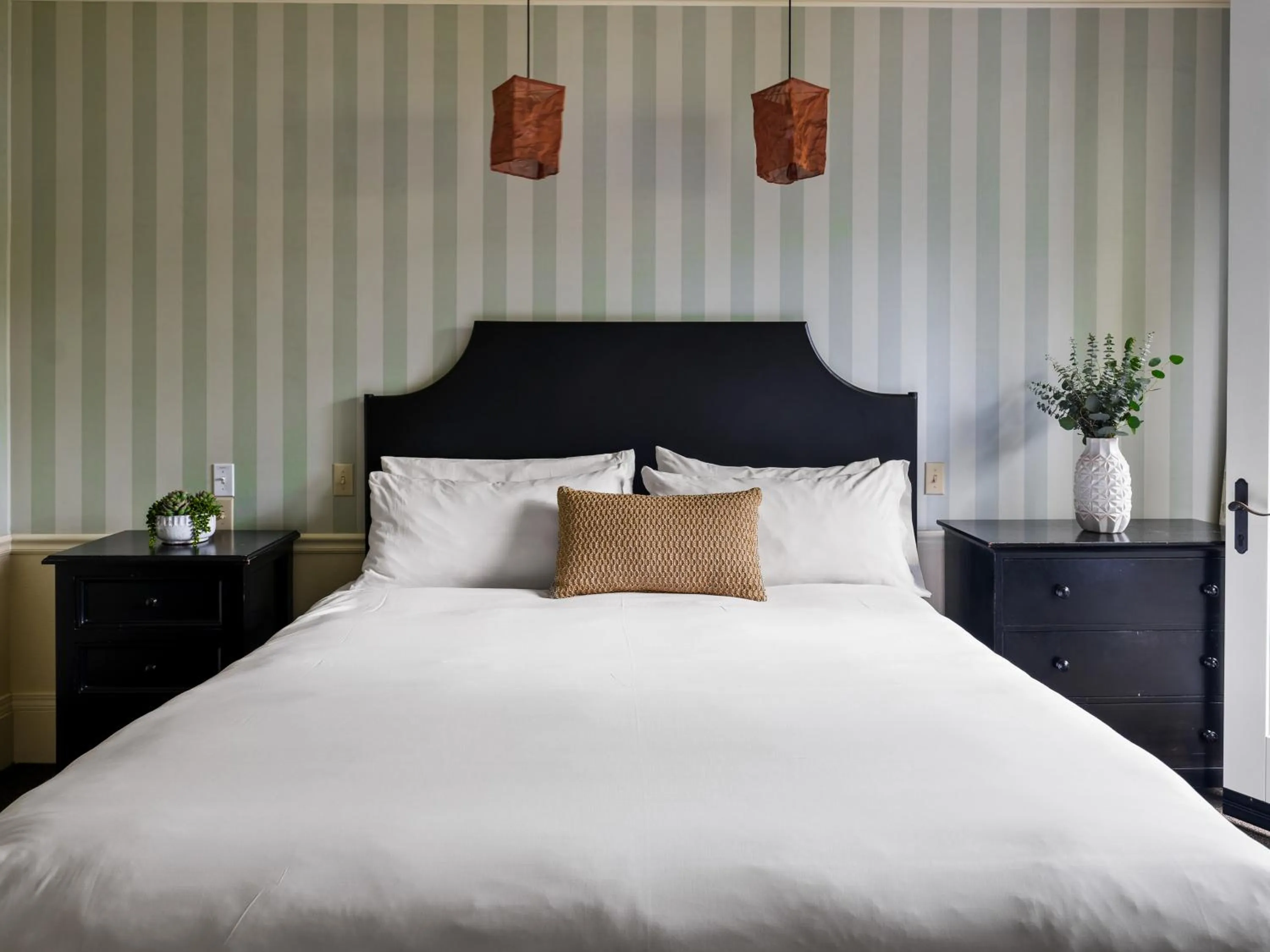 Bed in Inn at Sonoma, A Four Sisters Inn