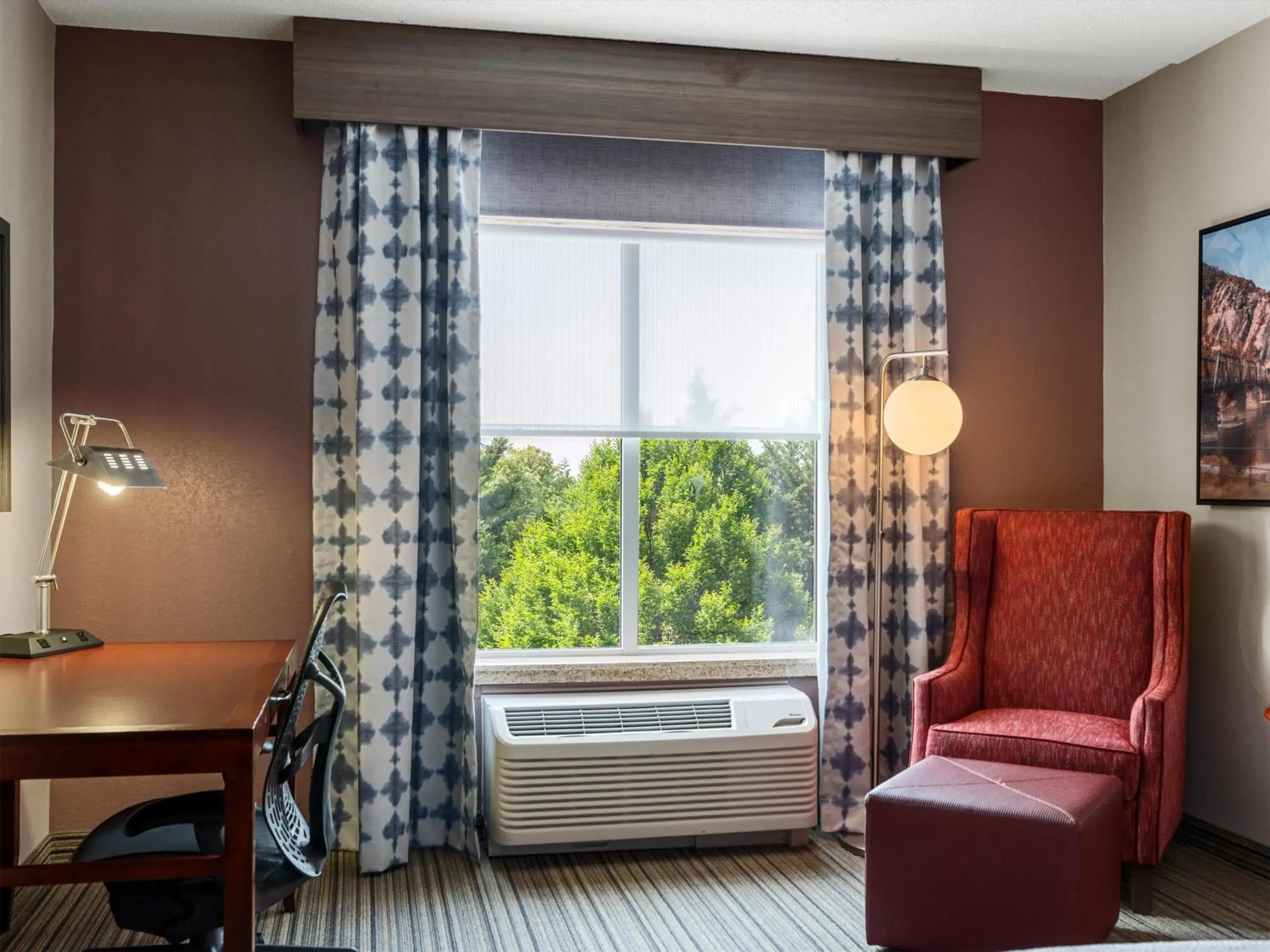 Queen Room with Two Queen Beds - Mobility and Hearing Access in Hilton Garden Inn Winchester Queen Room with Two Queen Beds - Mobility and Hearing Access in Hilton Garden Inn Winchester