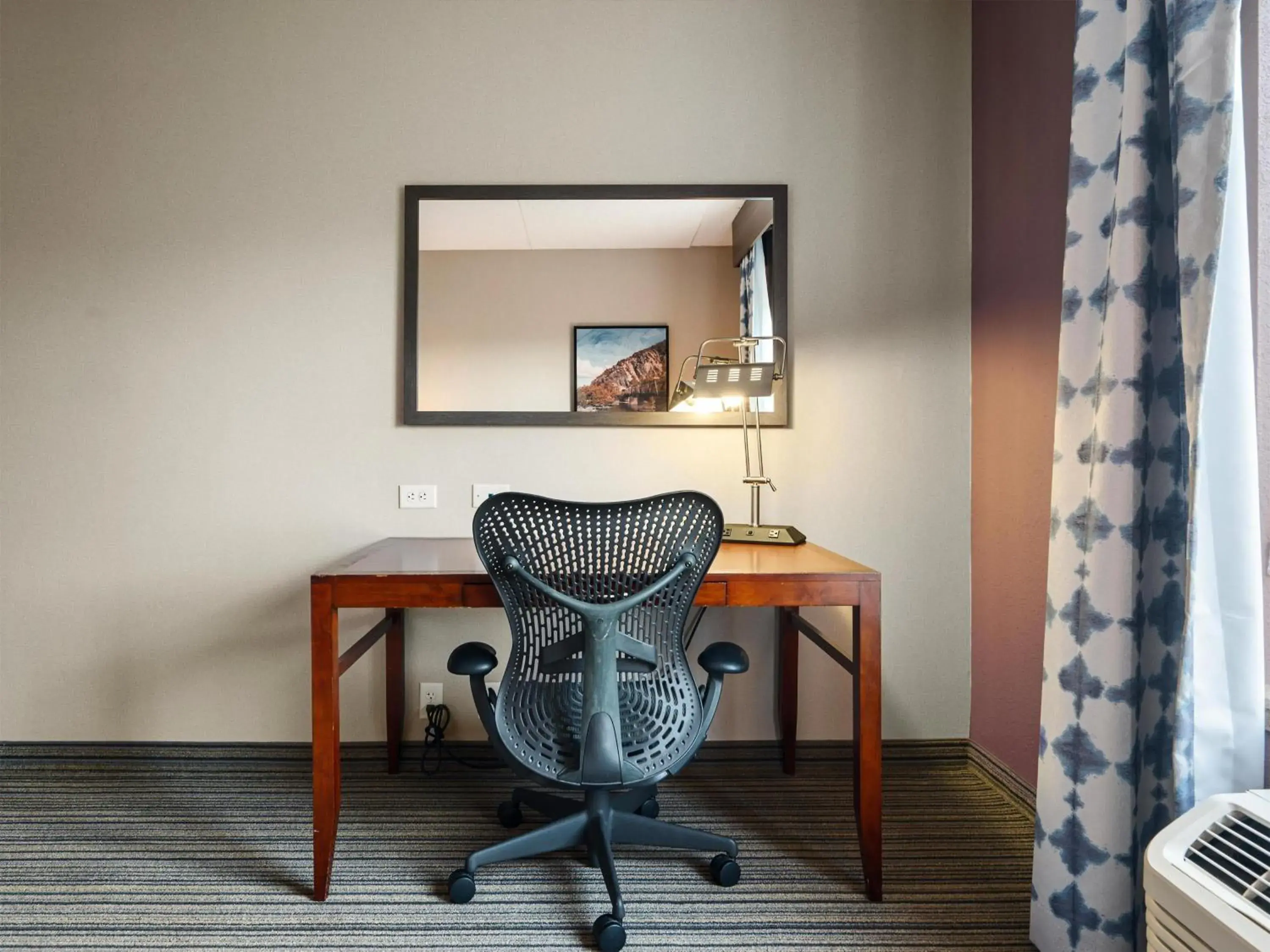 Queen Room with Two Queen Beds in Hilton Garden Inn Winchester Queen Room with Two Queen Beds in Hilton Garden Inn Winchester