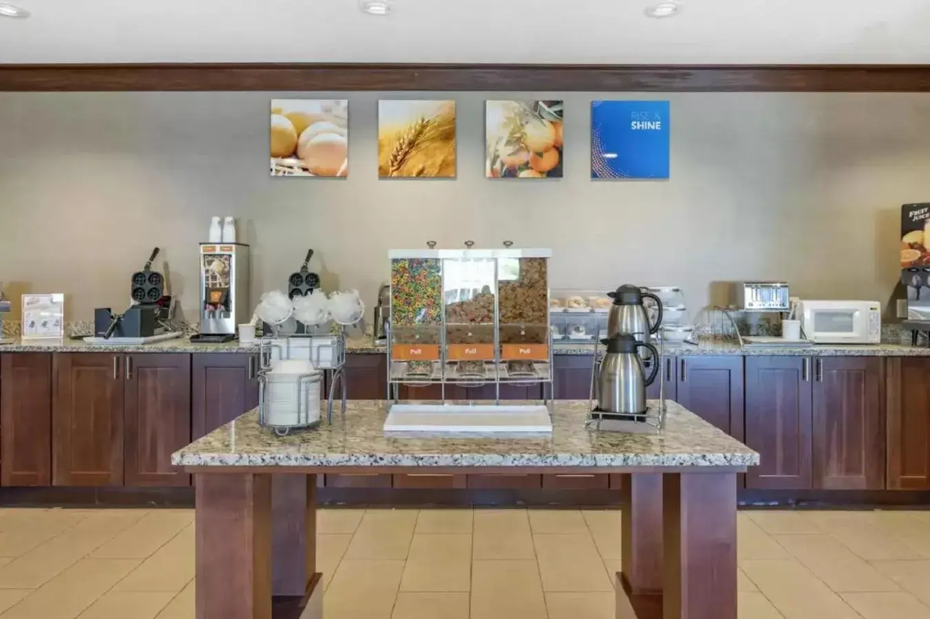 Breakfast in Comfort Inn La Porte Breakfast in Comfort Inn La Porte