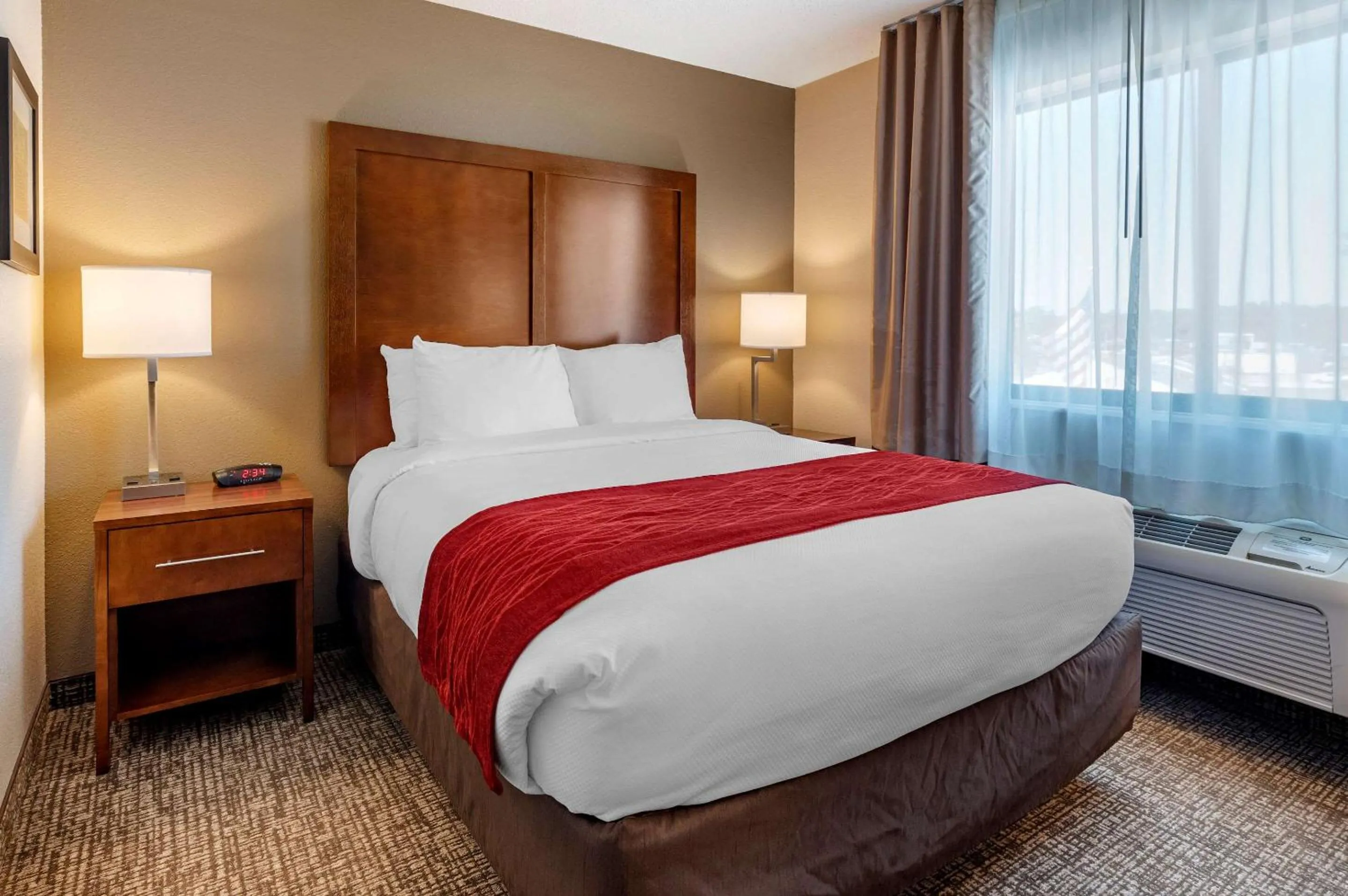 Photo of the whole room, Bed in Comfort Inn La Porte