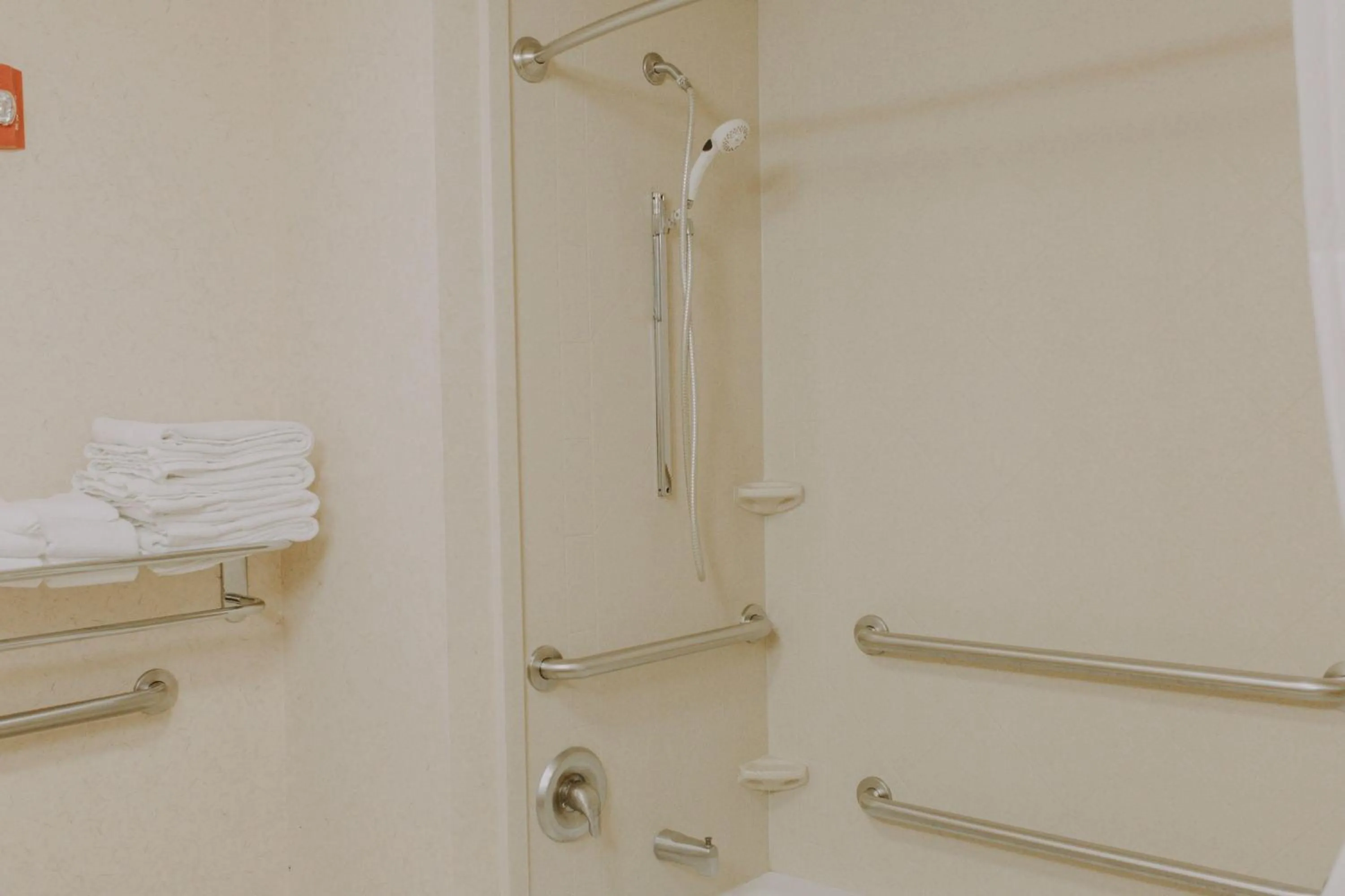 Bathroom in Hampton Inn & Suites Green River