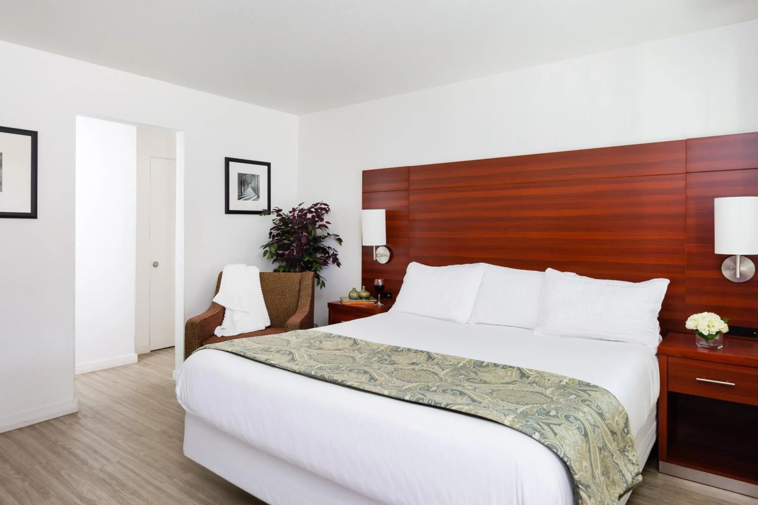 Bed in Diablo Mountain Inn Walnut Creek Bed in Diablo Mountain Inn Walnut Creek