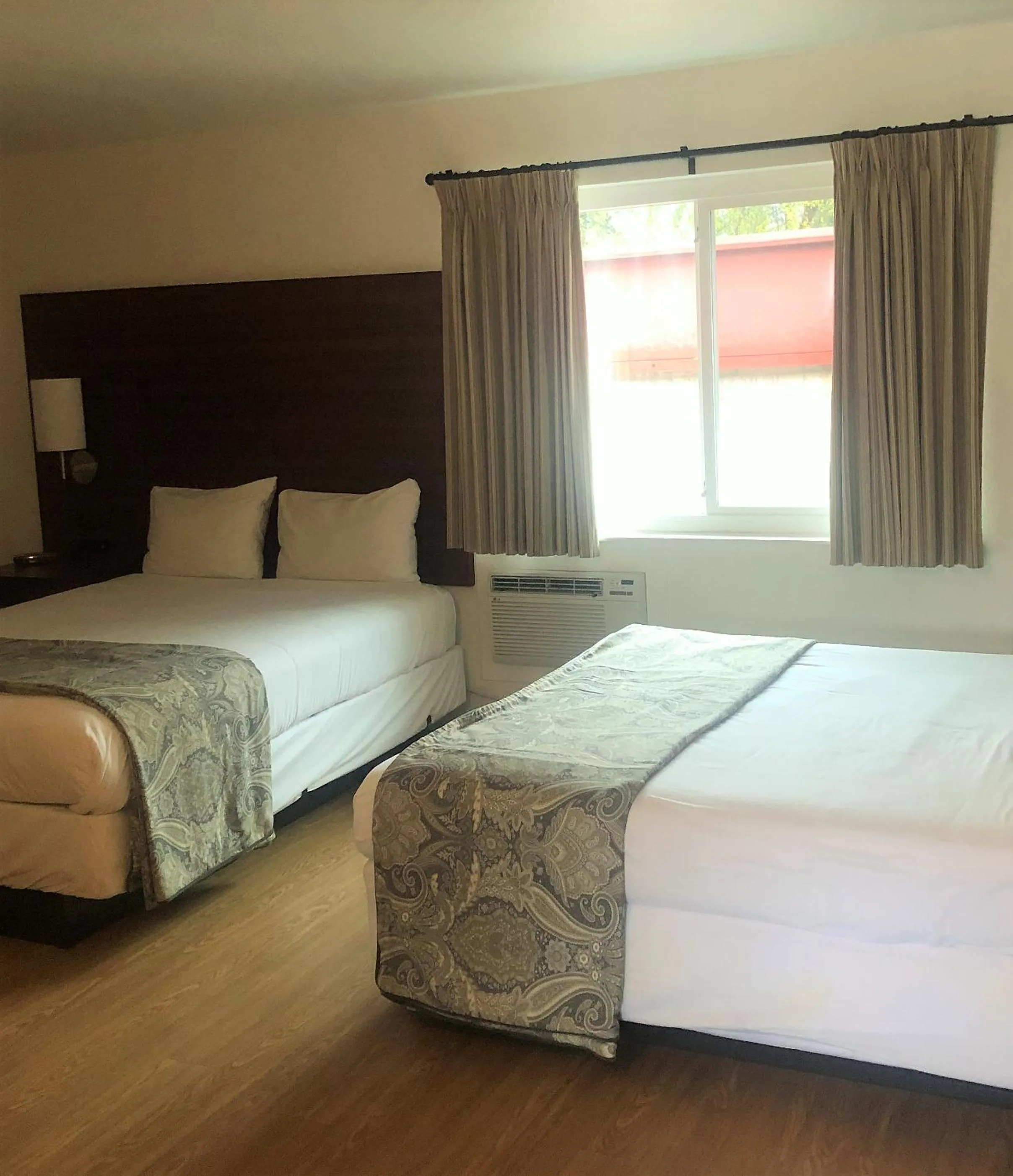 Other, Bed in Diablo Mountain Inn Walnut Creek