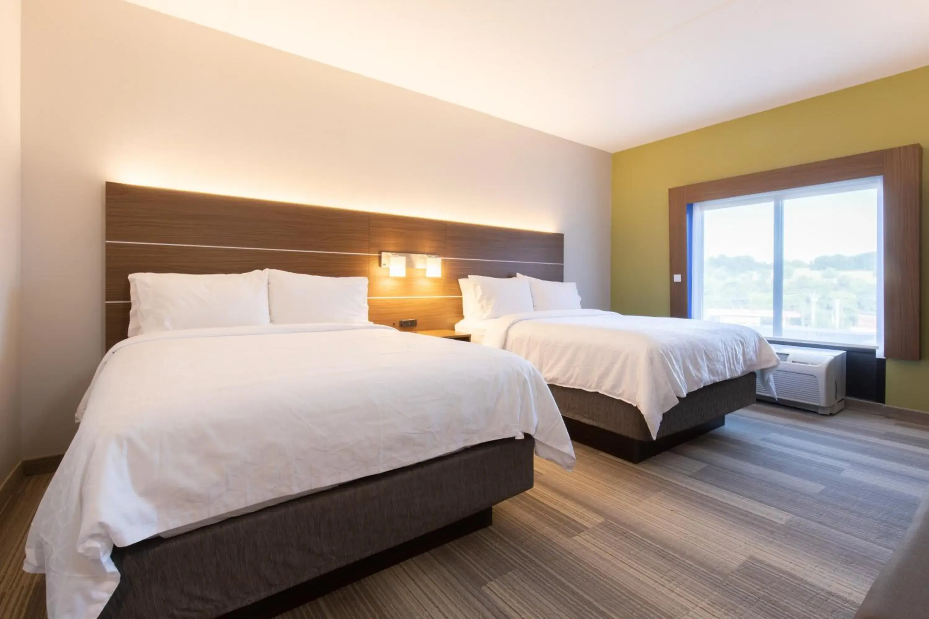 Bedroom, Bed in Holiday Inn Express Johnson City by IHG Bedroom, Bed in Holiday Inn Express Johnson City by IHG