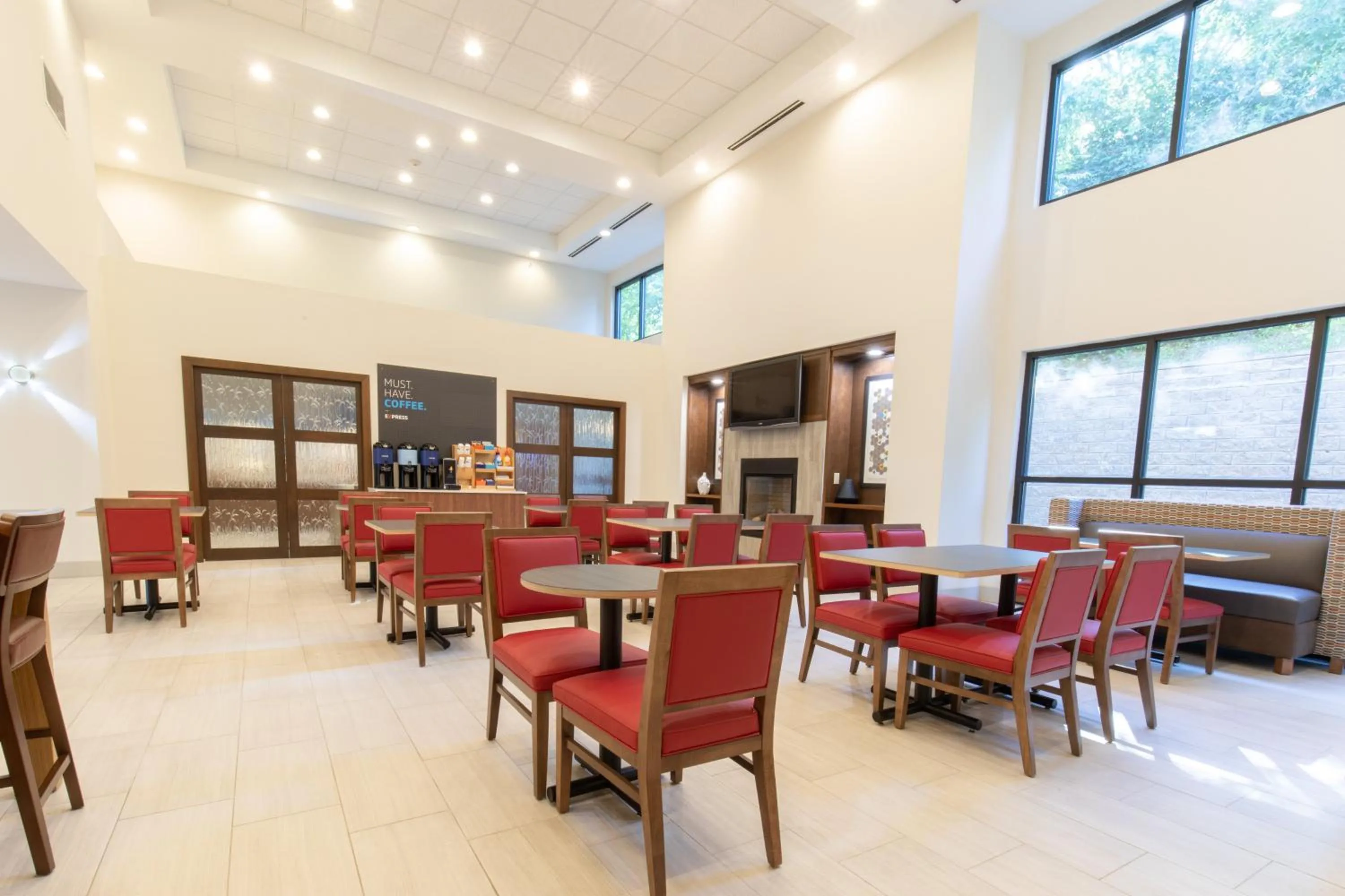 Breakfast in Holiday Inn Express Johnson City by IHG