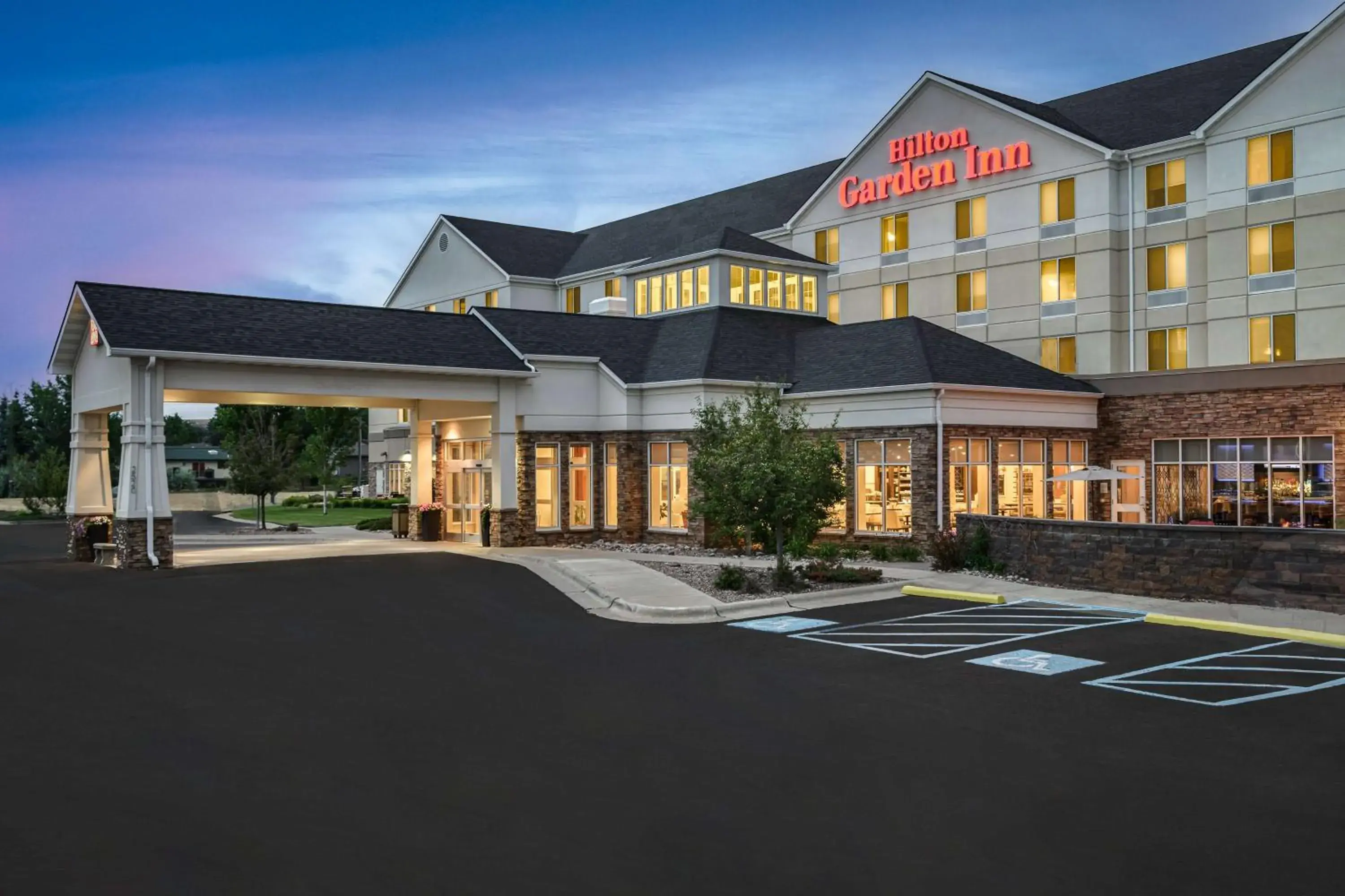 Property building in Hilton Garden Inn Great Falls Property building in Hilton Garden Inn Great Falls