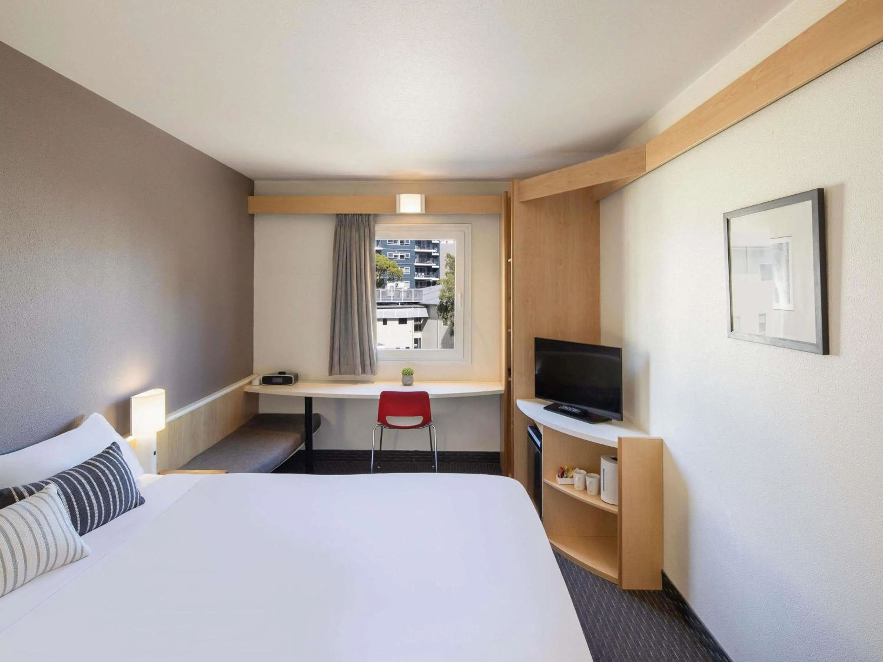 Bedroom, Bed in ibis Newcastle