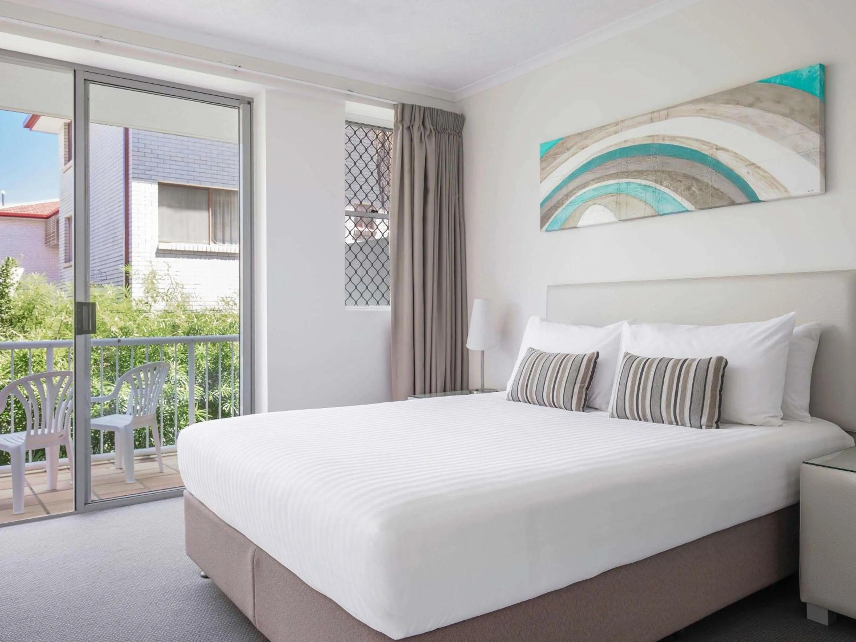 Property building, Bed in BreakFree Diamond Beach