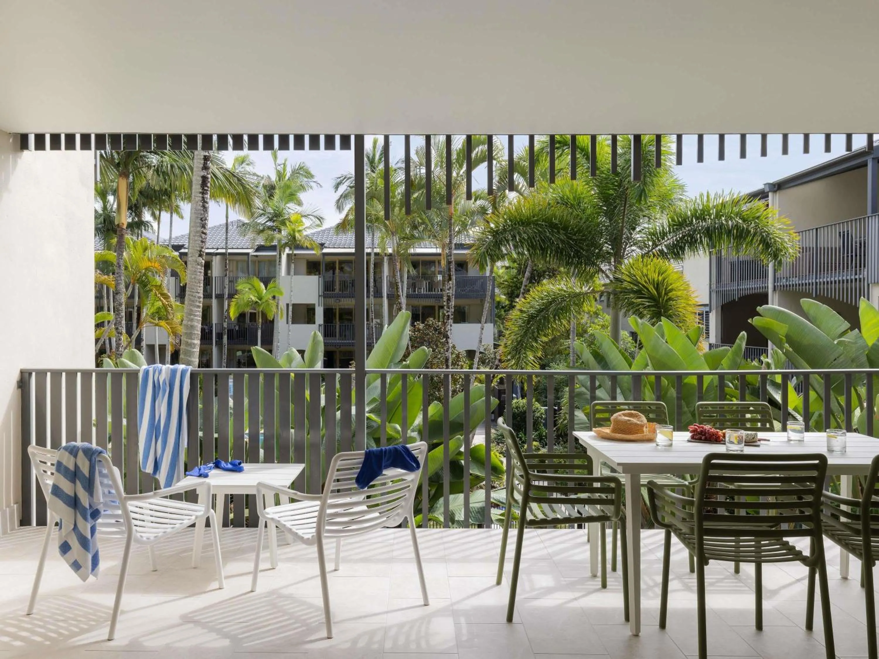 Property building in Mantra French Quarter Noosa