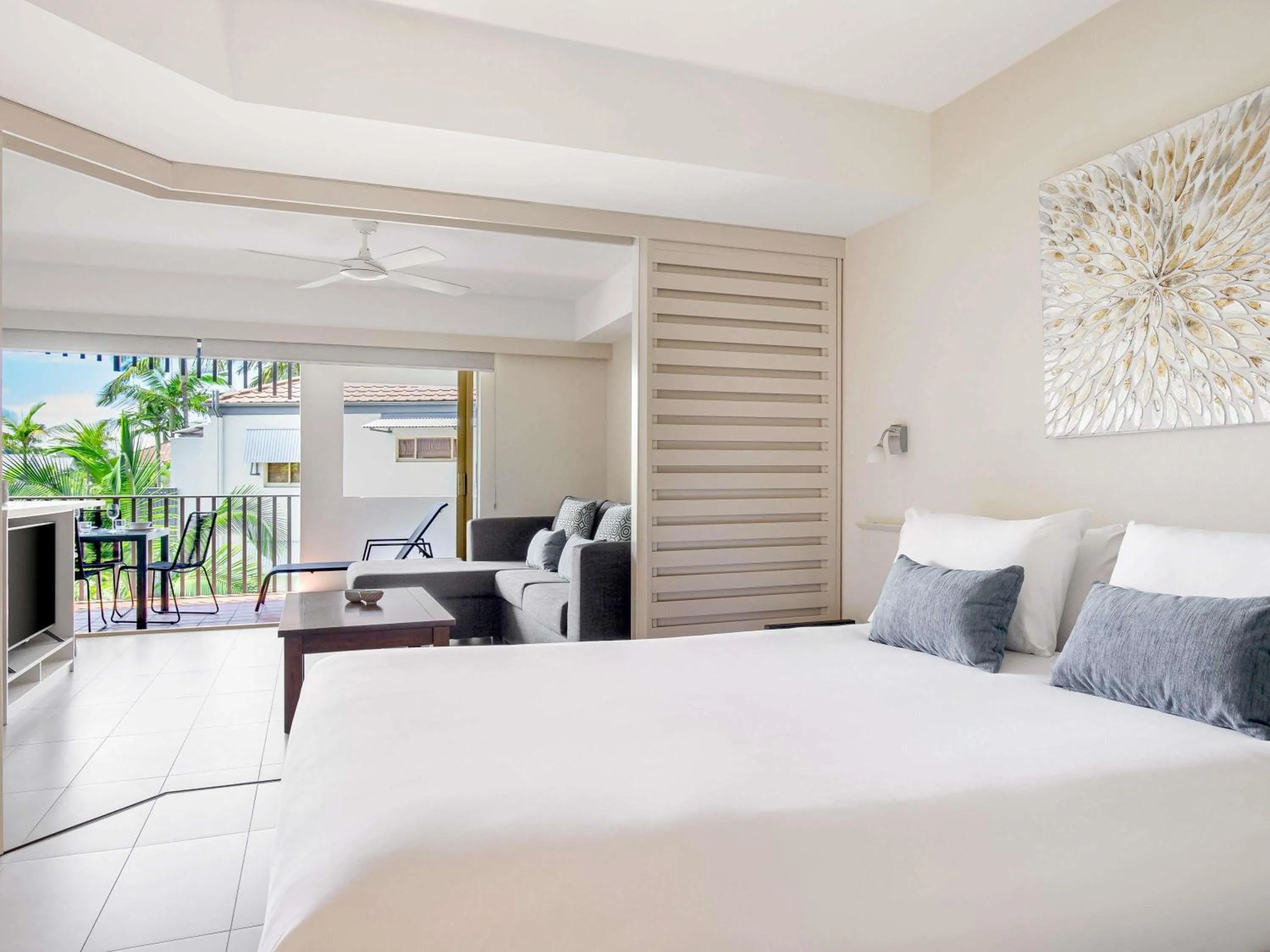 Bedroom, Bed in Mantra French Quarter Noosa