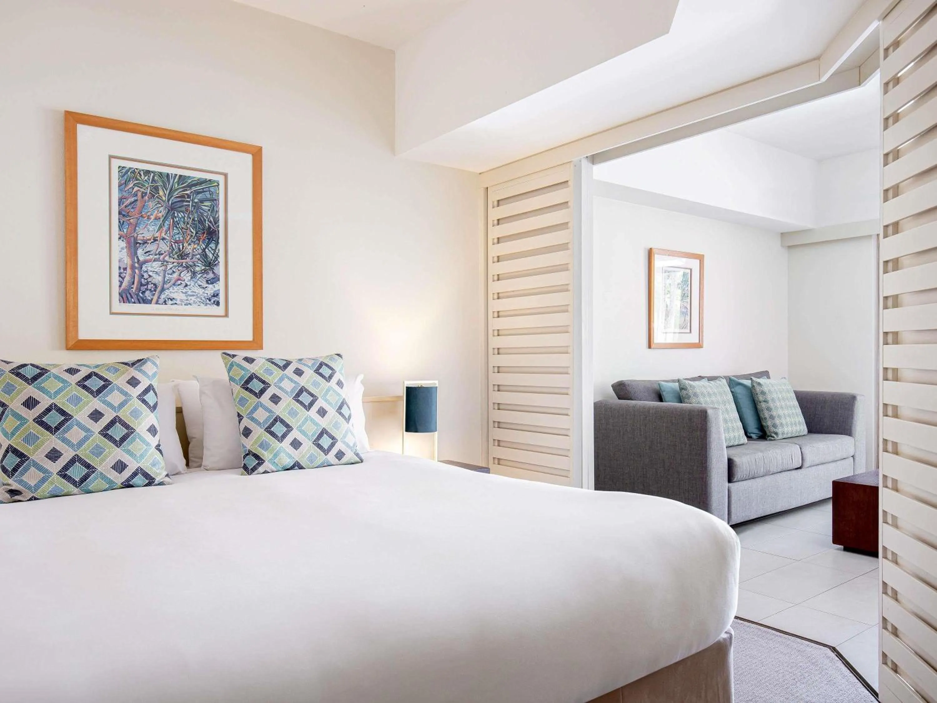 Bedroom, Bed in Mantra French Quarter Noosa