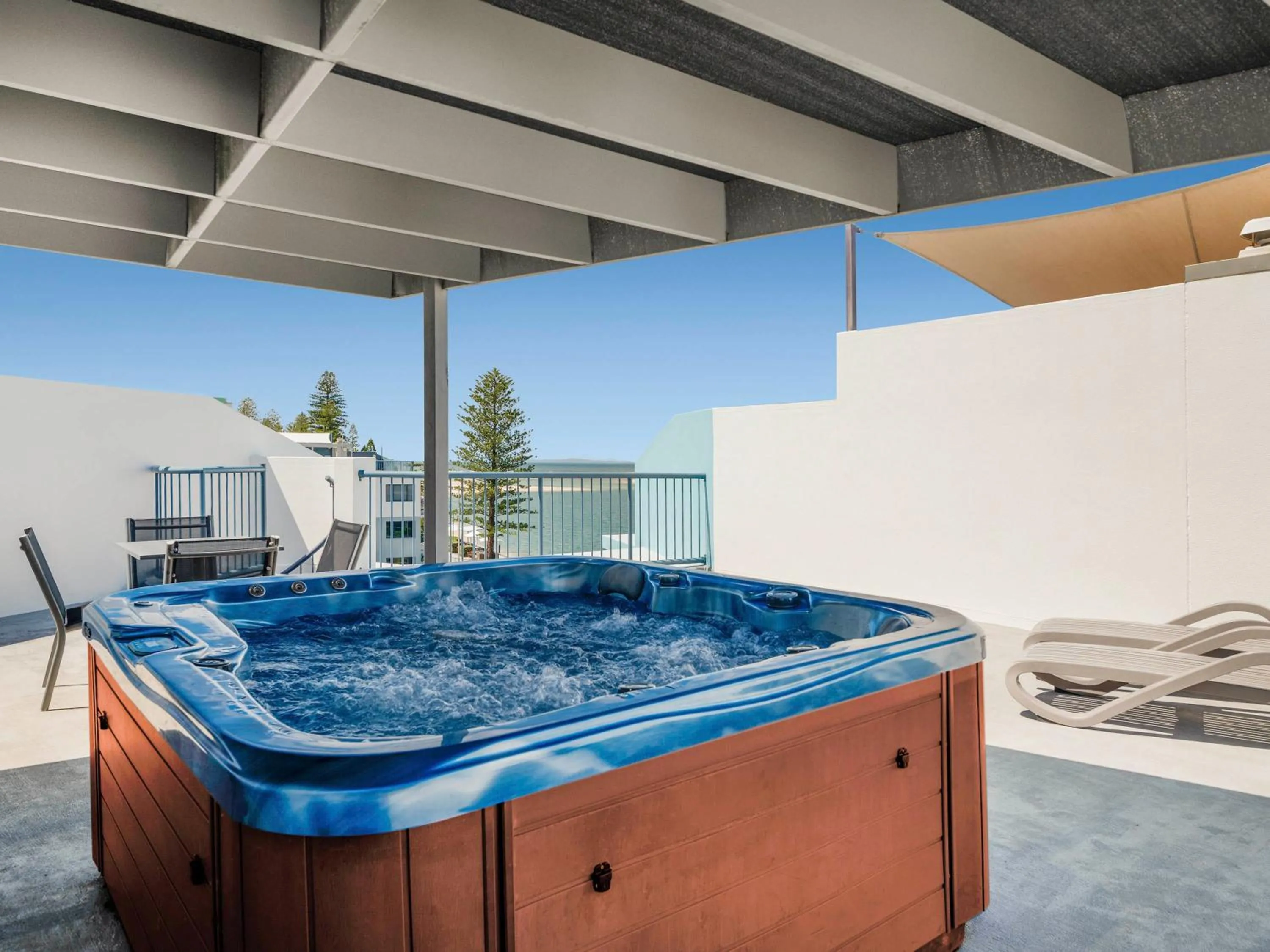 Hot Tub in BreakFree Grand Pacific