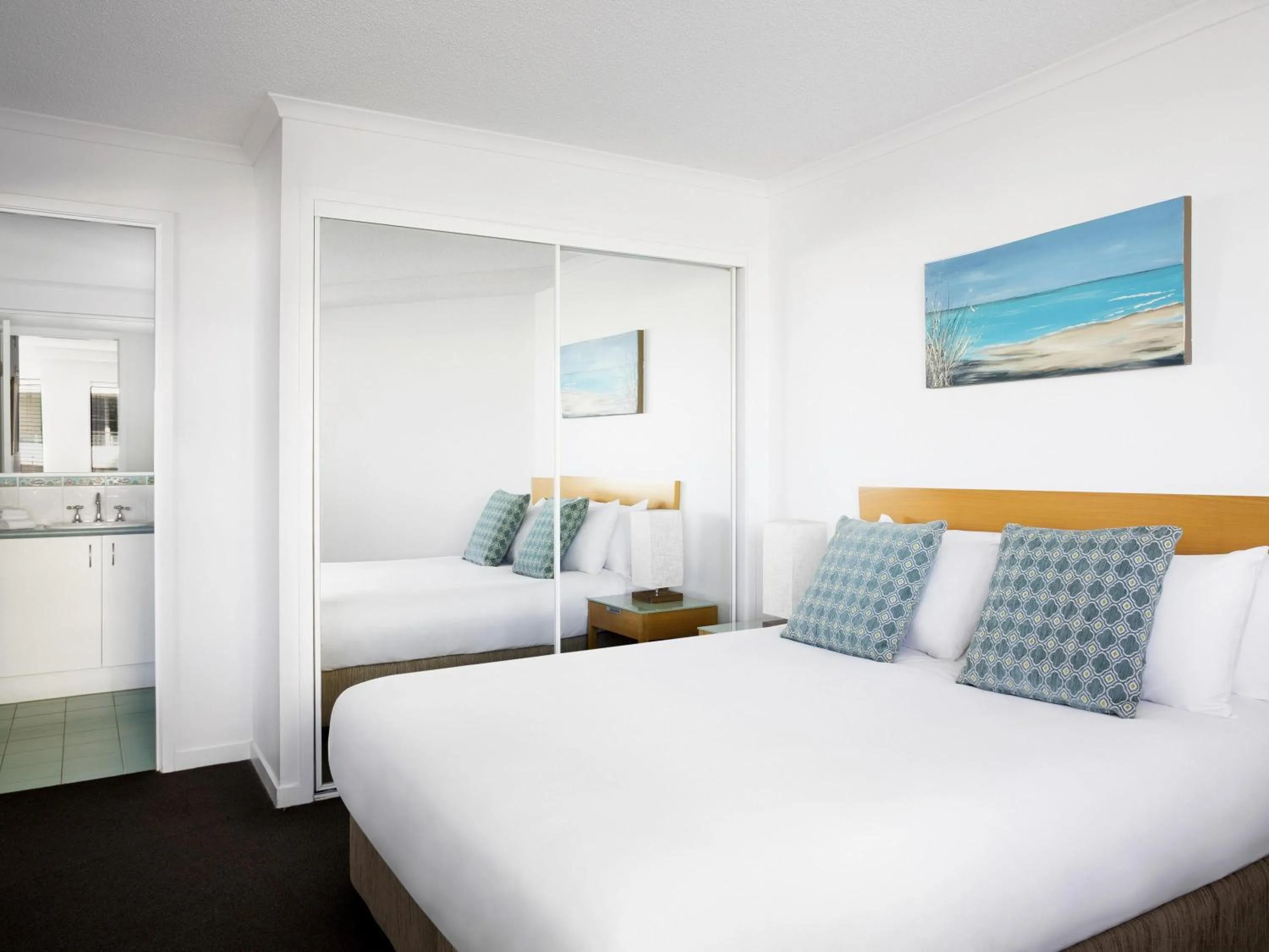 Bedroom, Bed in BreakFree Grand Pacific