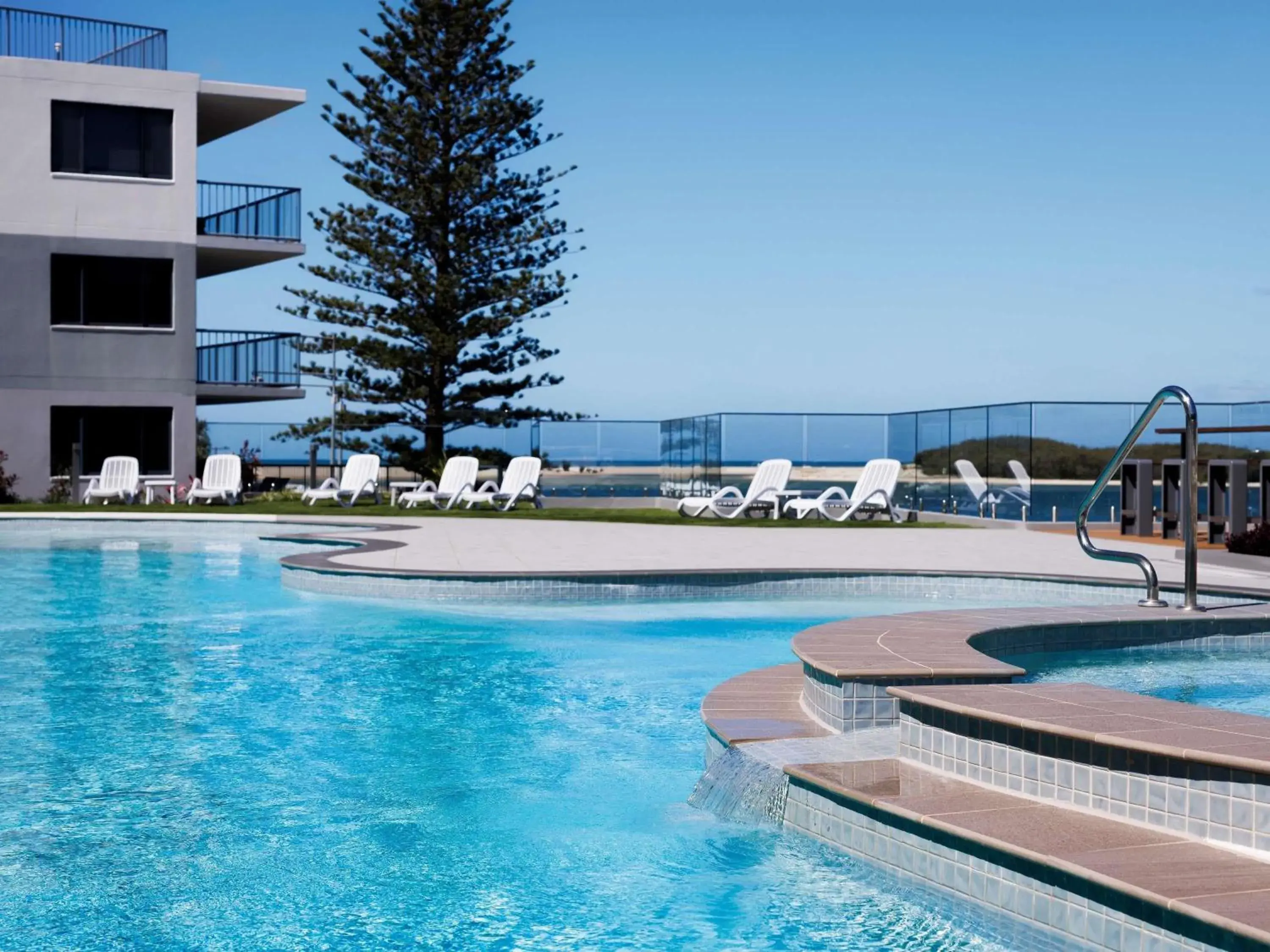 Property building in BreakFree Grand Pacific Property building in BreakFree Grand Pacific