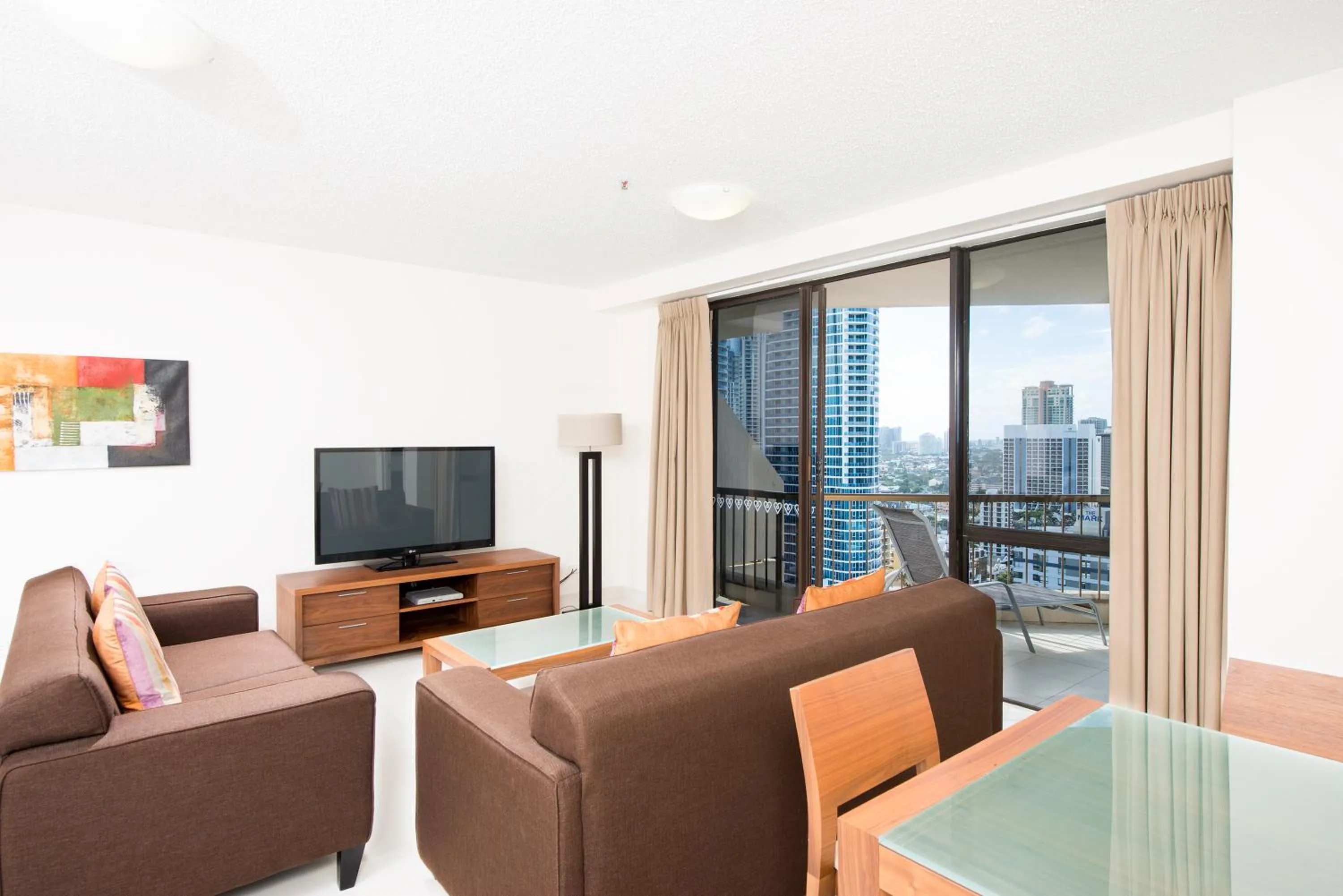 TV and multimedia in Paradise Centre Apartments