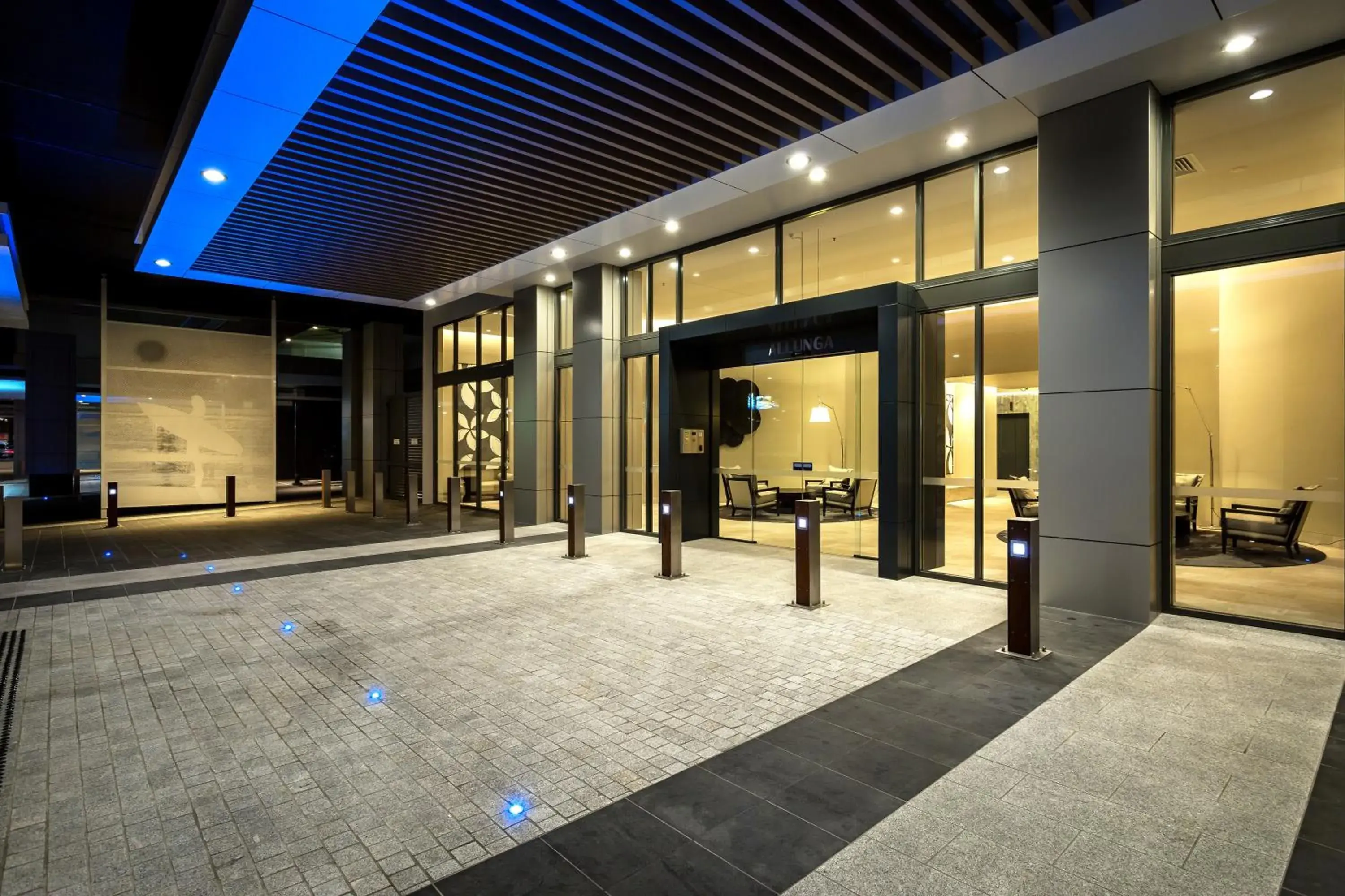 Property building in Paradise Centre Apartments Property building in Paradise Centre Apartments