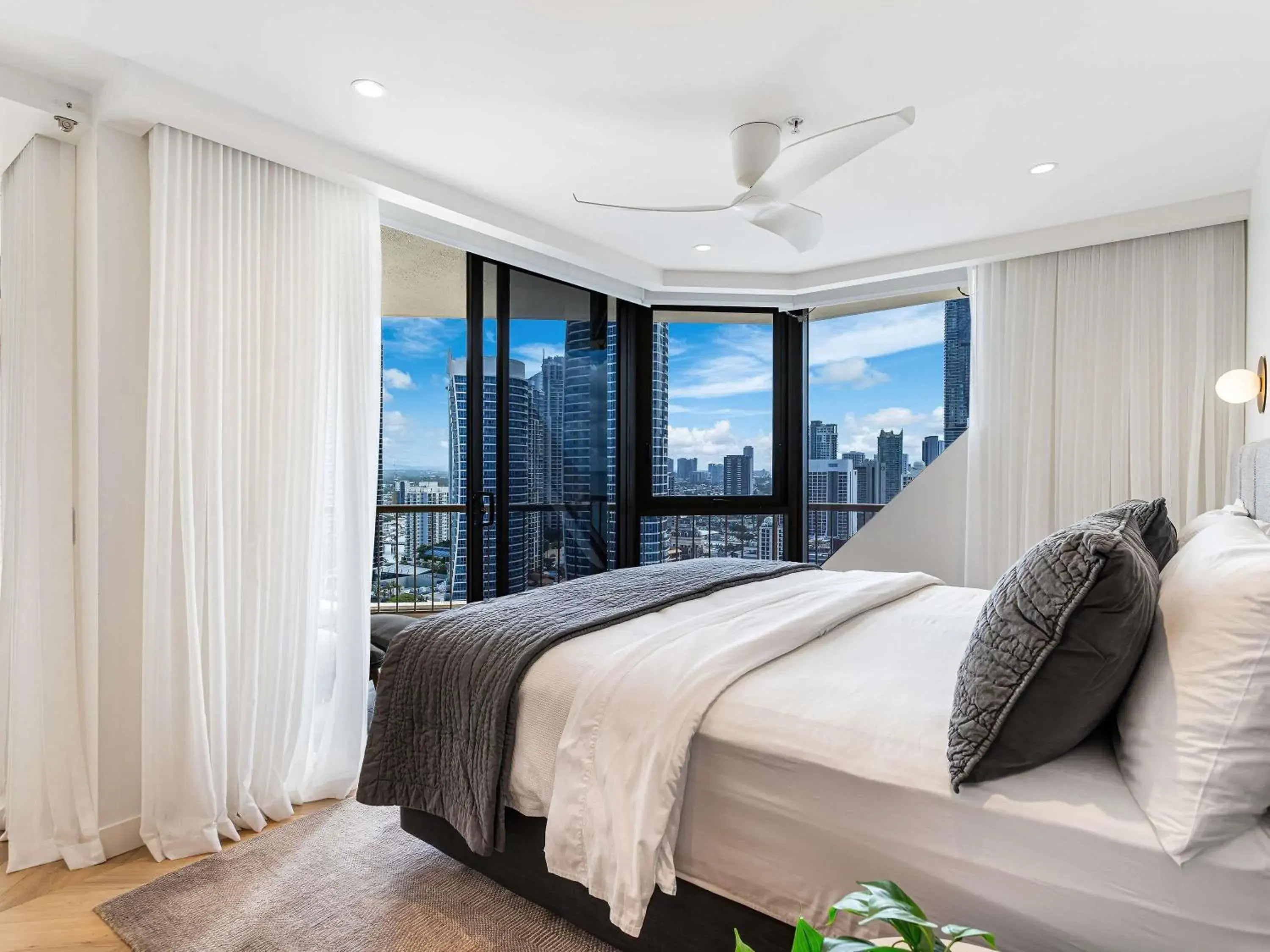 Bedroom, Bed in Paradise Centre Apartments Bedroom, Bed in Paradise Centre Apartments