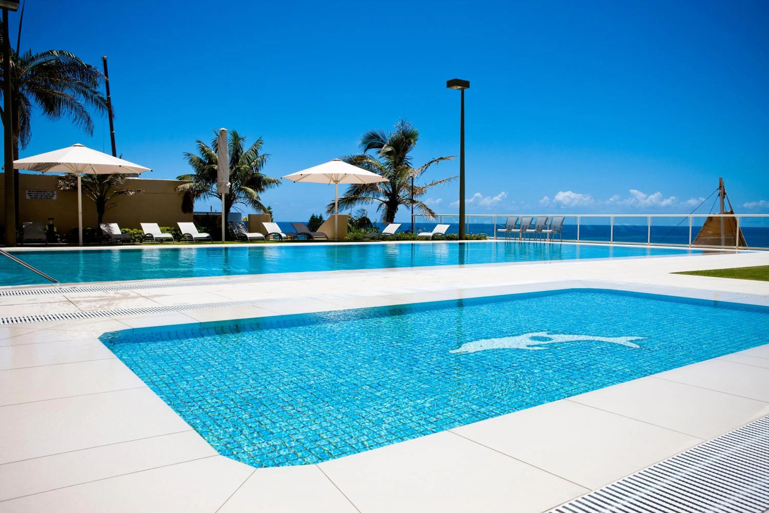 Swimming pool in Paradise Centre Apartments