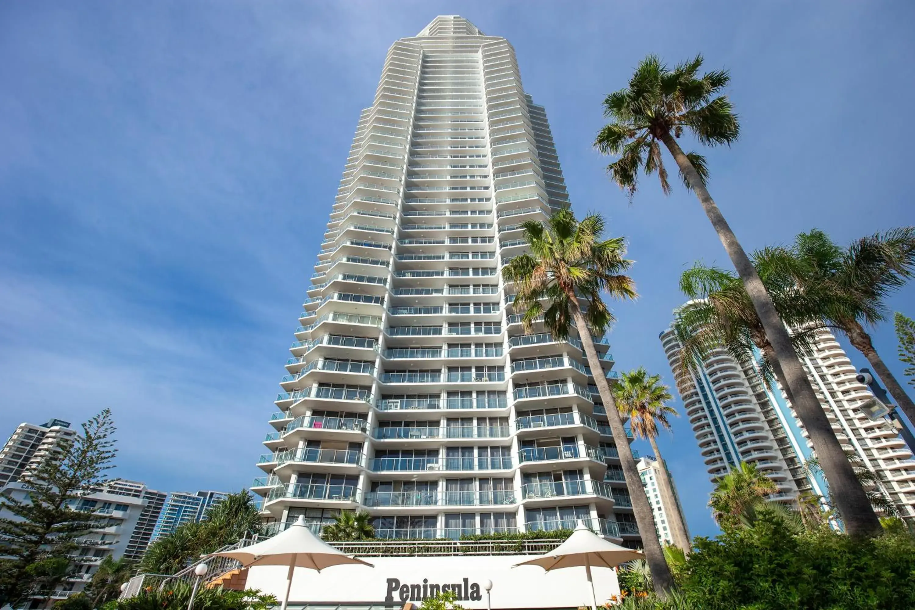 Property building in BreakFree Peninsula Property building in BreakFree Peninsula