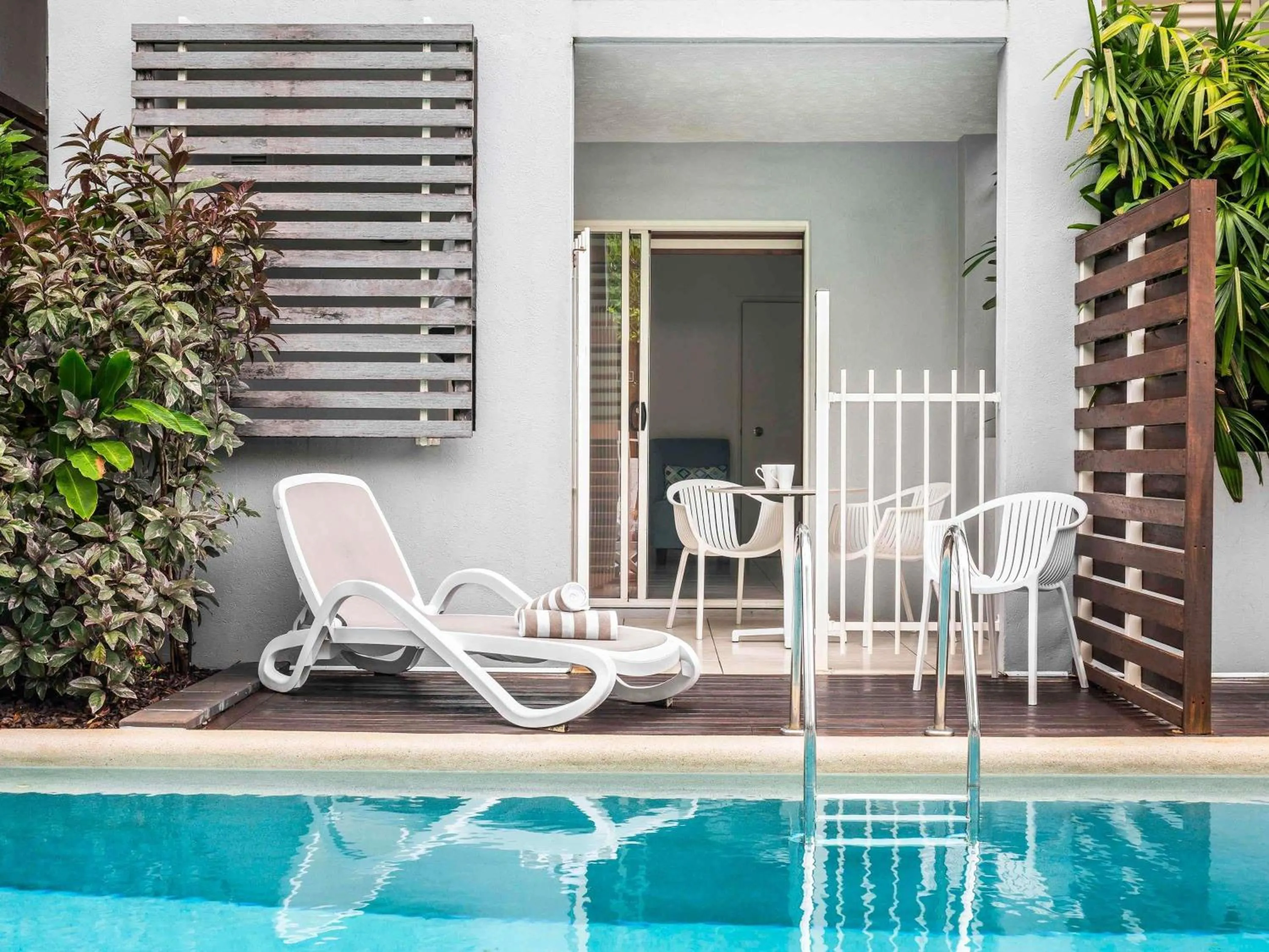 Property building in Mantra Aqueous on Port
