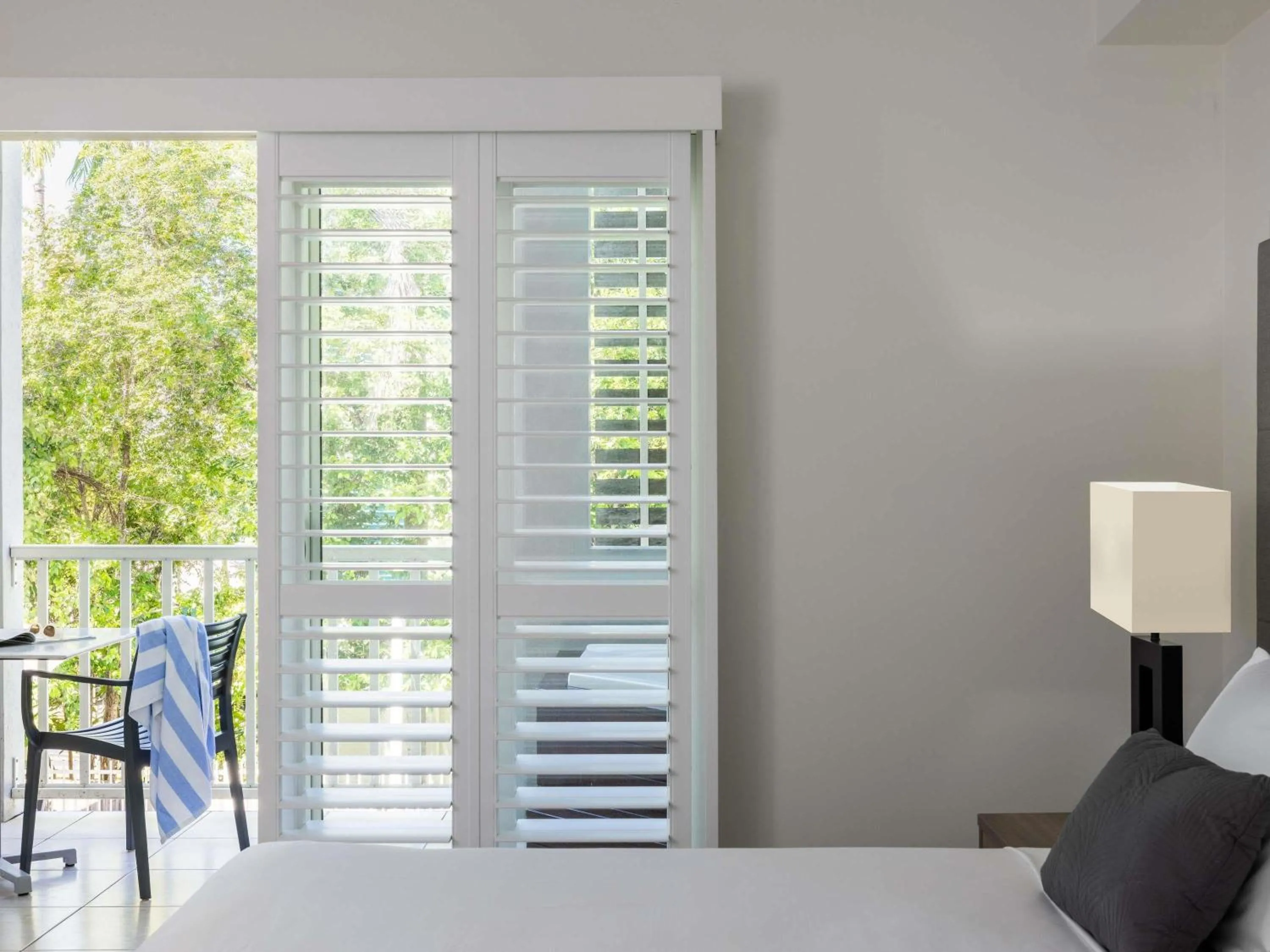 Bedroom, Bed in Mantra Aqueous on Port