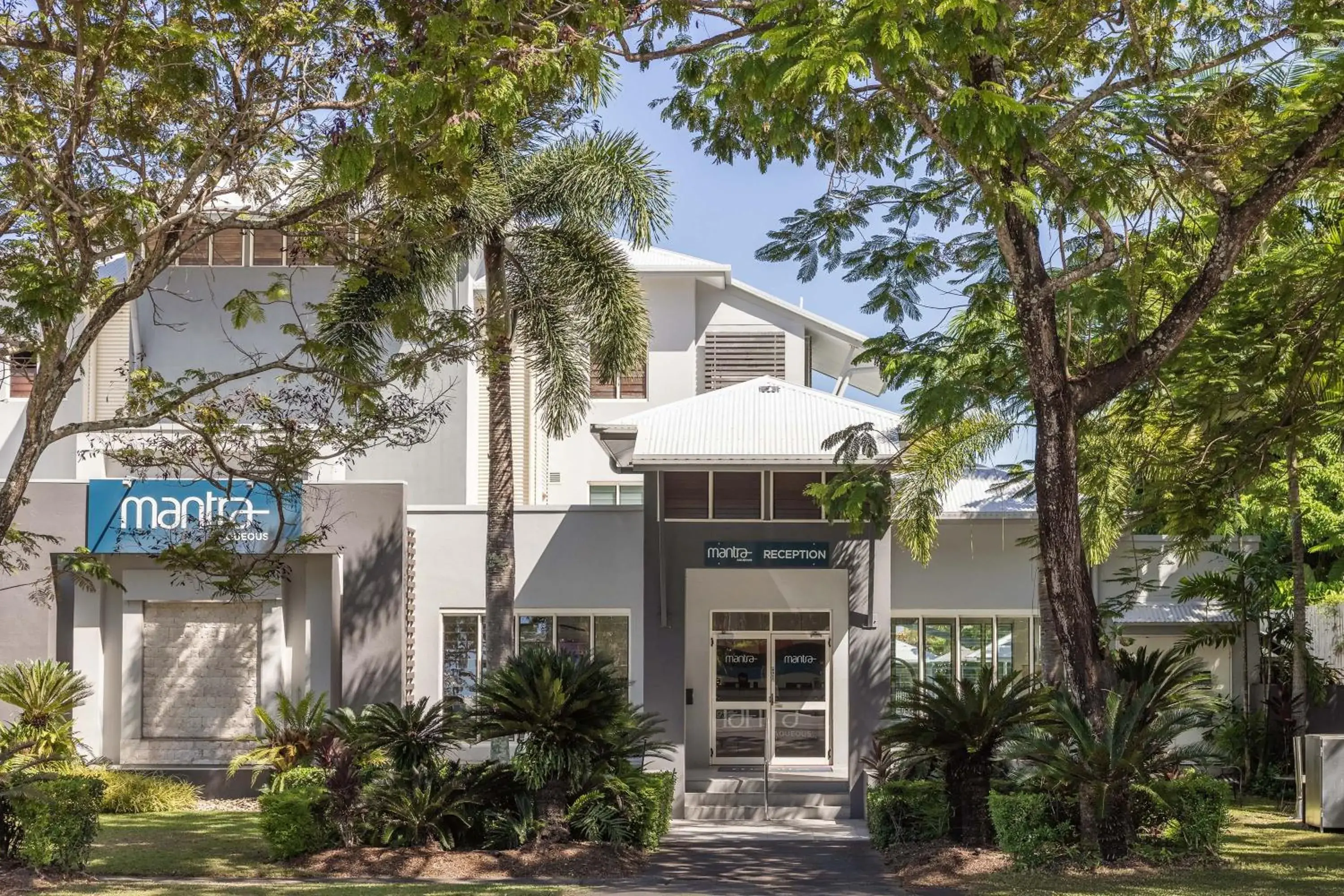 Property building in Mantra Aqueous on Port Property building in Mantra Aqueous on Port