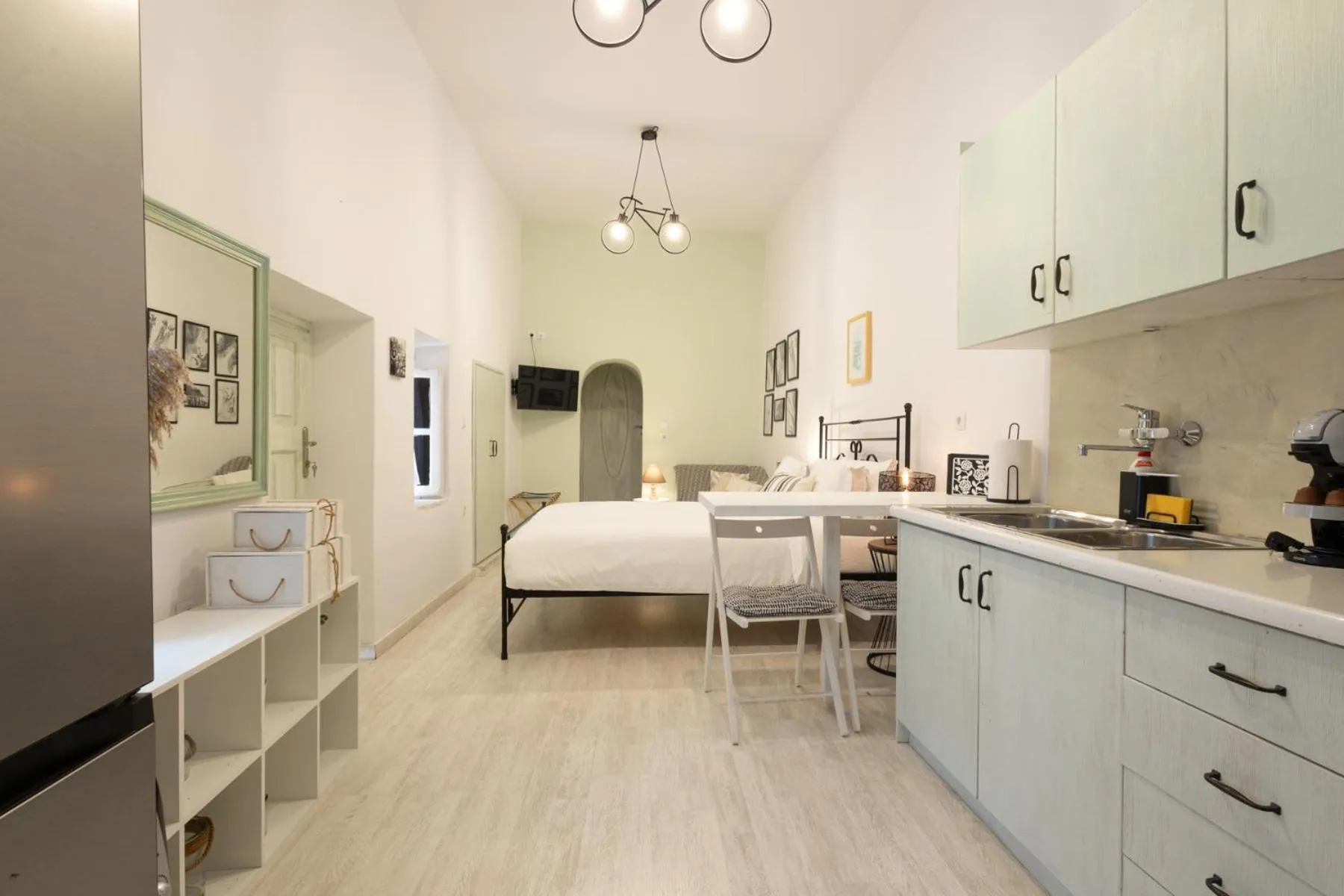 Photo of the whole room, Bed in Sophia Areopoli Guesthouse