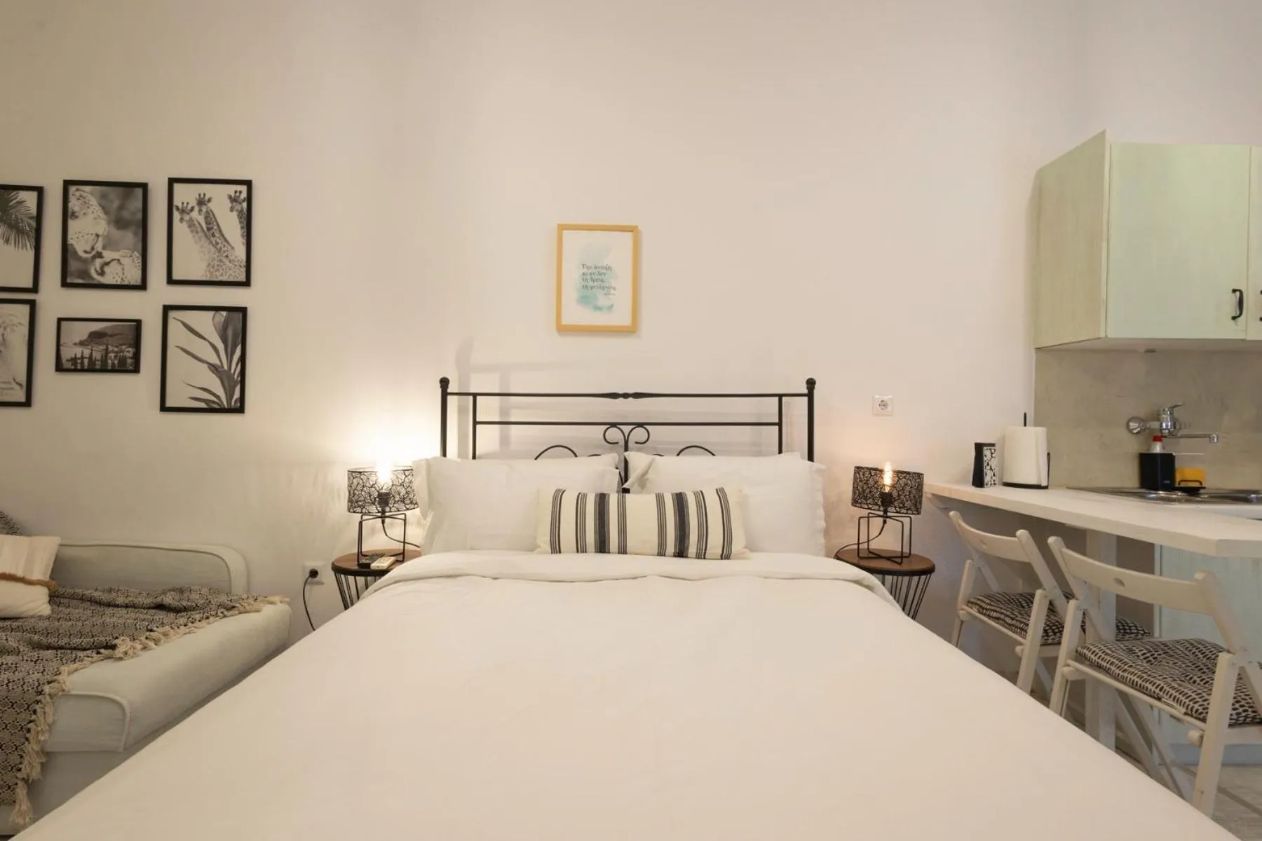 Photo of the whole room, Bed in Sophia Areopoli Guesthouse