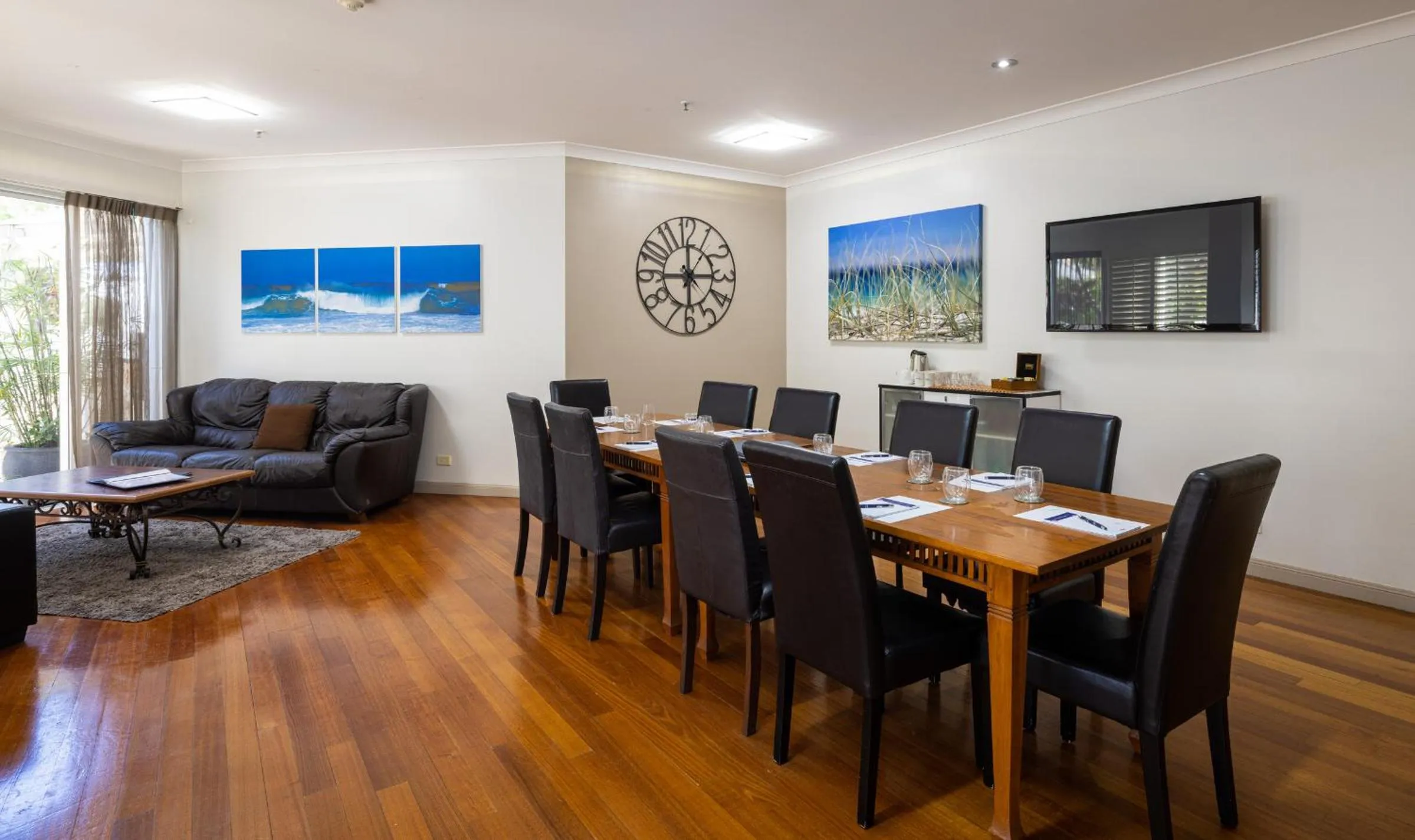 Living room in Bel Air on Broadbeach - Official