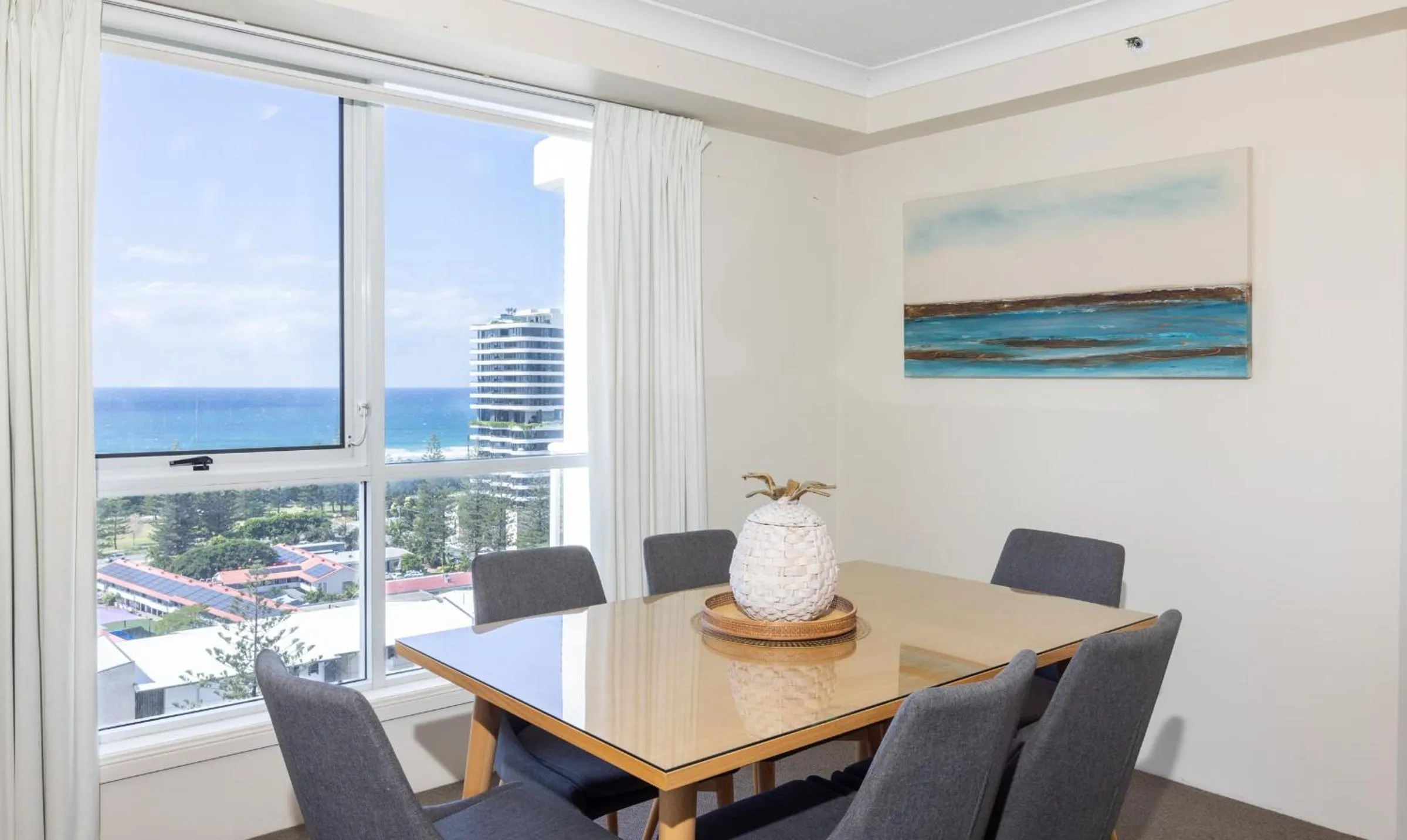 Dining area in Bel Air on Broadbeach - Official