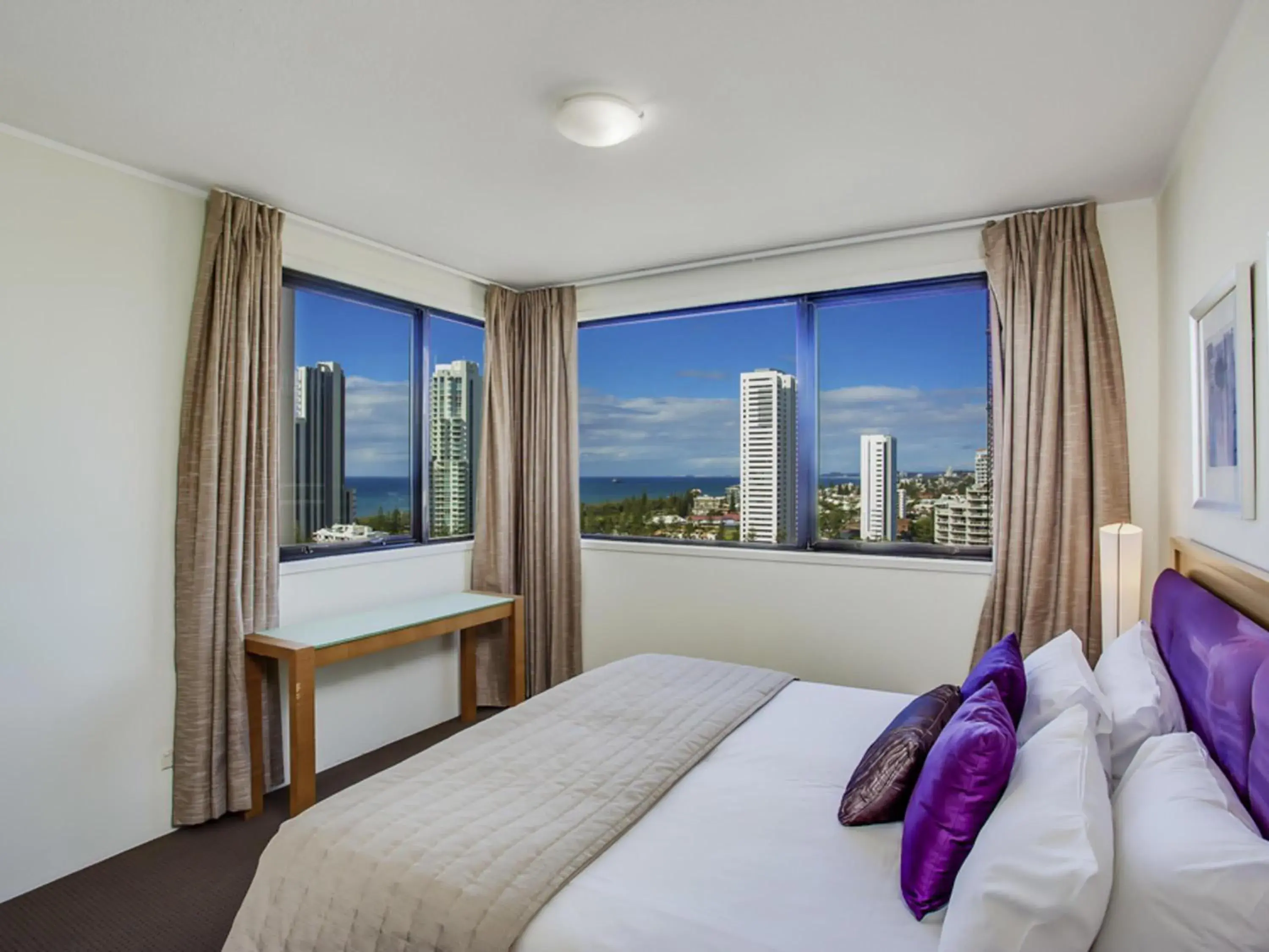 Bedroom, Bed in Mantra Broadbeach on the Park Bedroom, Bed in Mantra Broadbeach on the Park