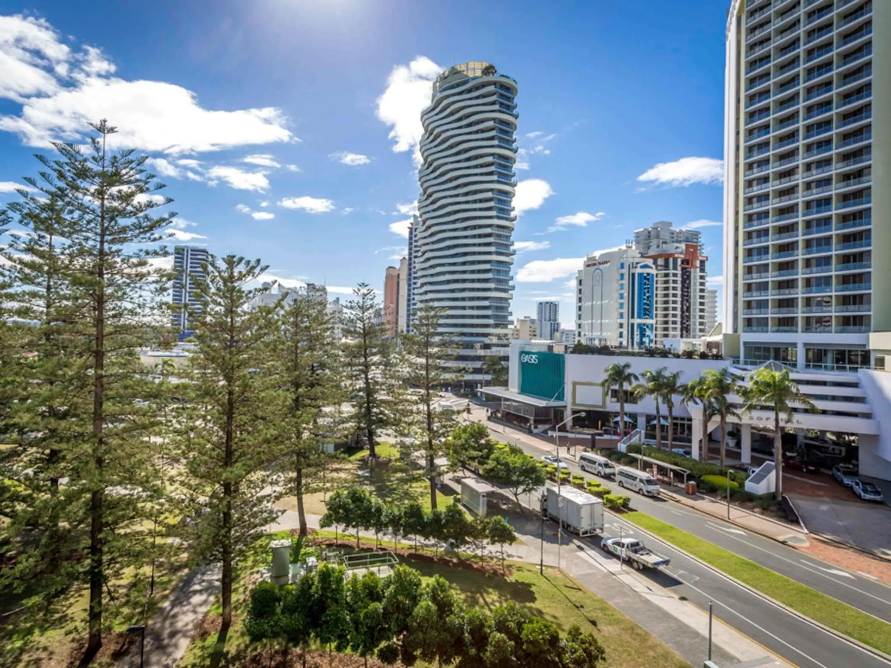 Bedroom in Mantra Broadbeach on the Park Bedroom in Mantra Broadbeach on the Park