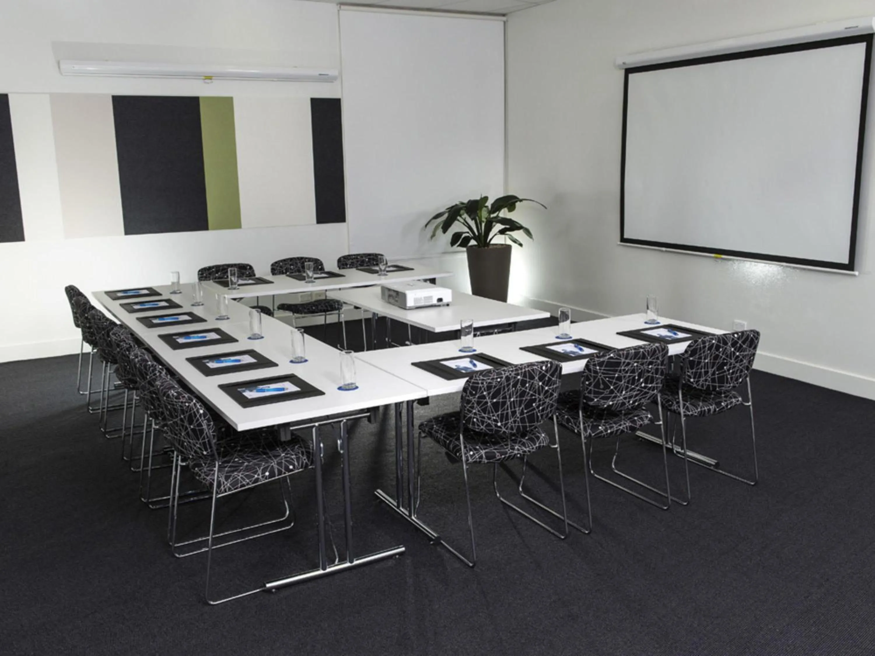 Meeting/conference room in Mantra Broadbeach on the Park