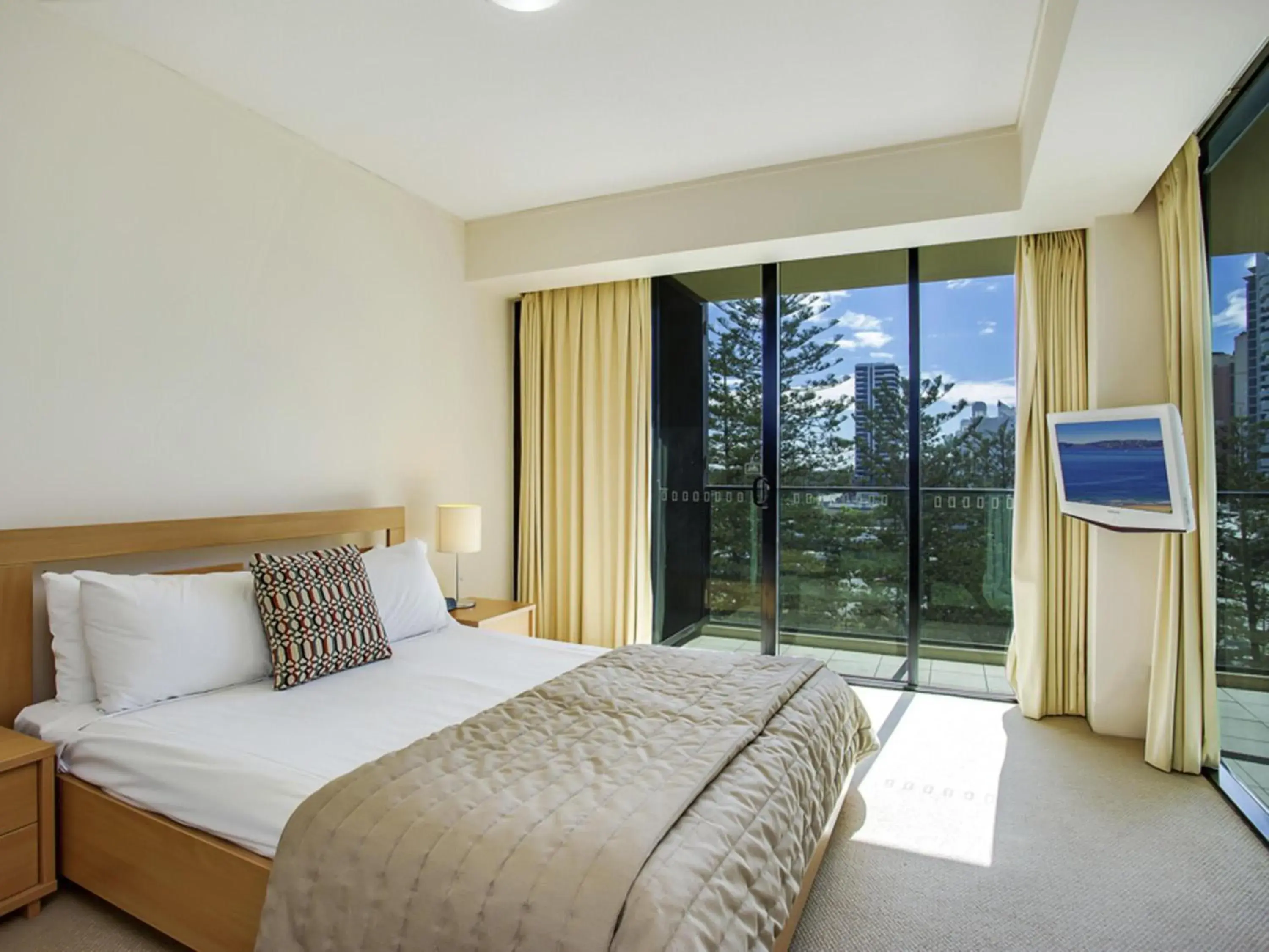 Bedroom, Bed in Mantra Broadbeach on the Park Bedroom, Bed in Mantra Broadbeach on the Park