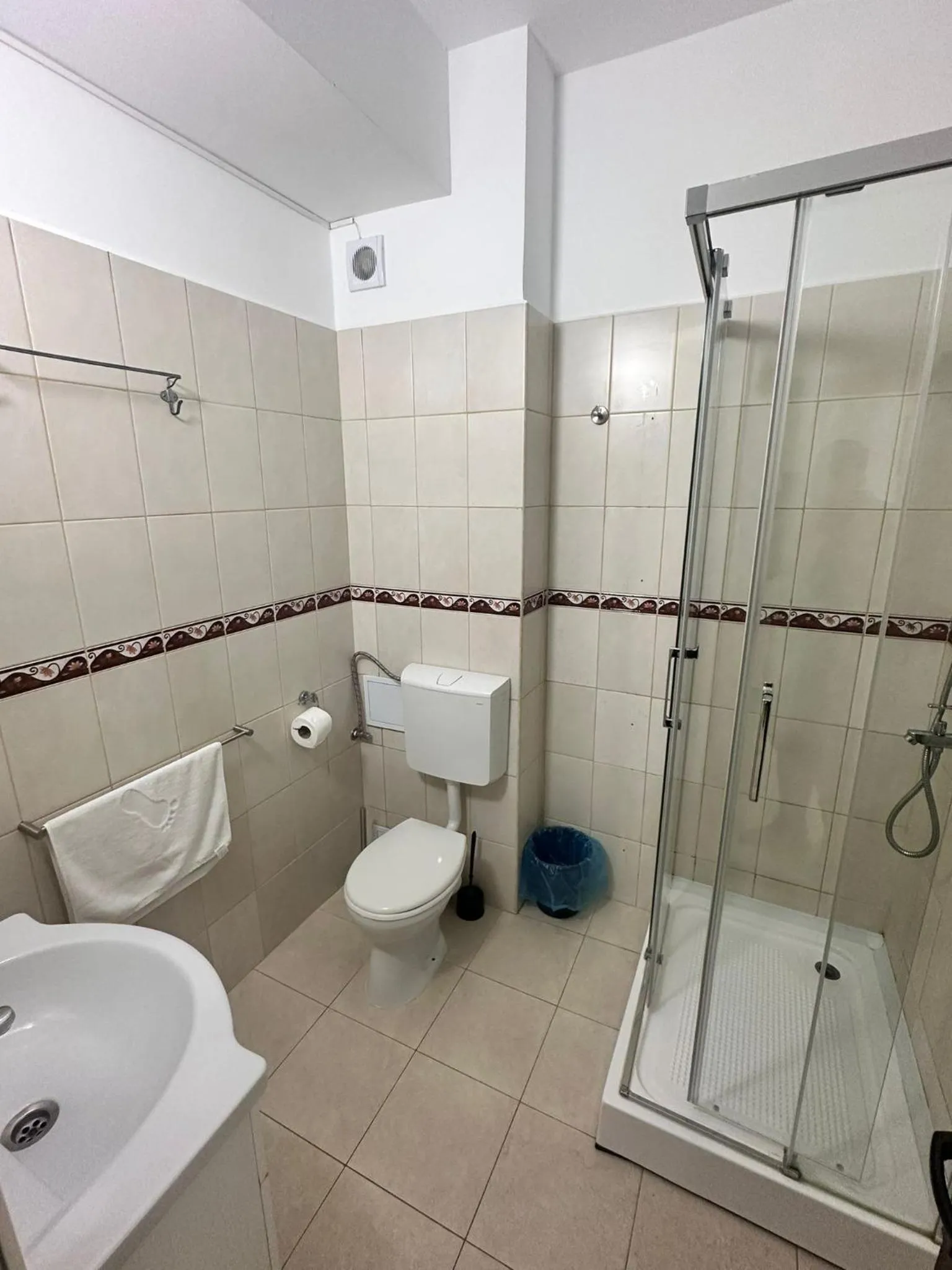 Bathroom in Paradox Oituz