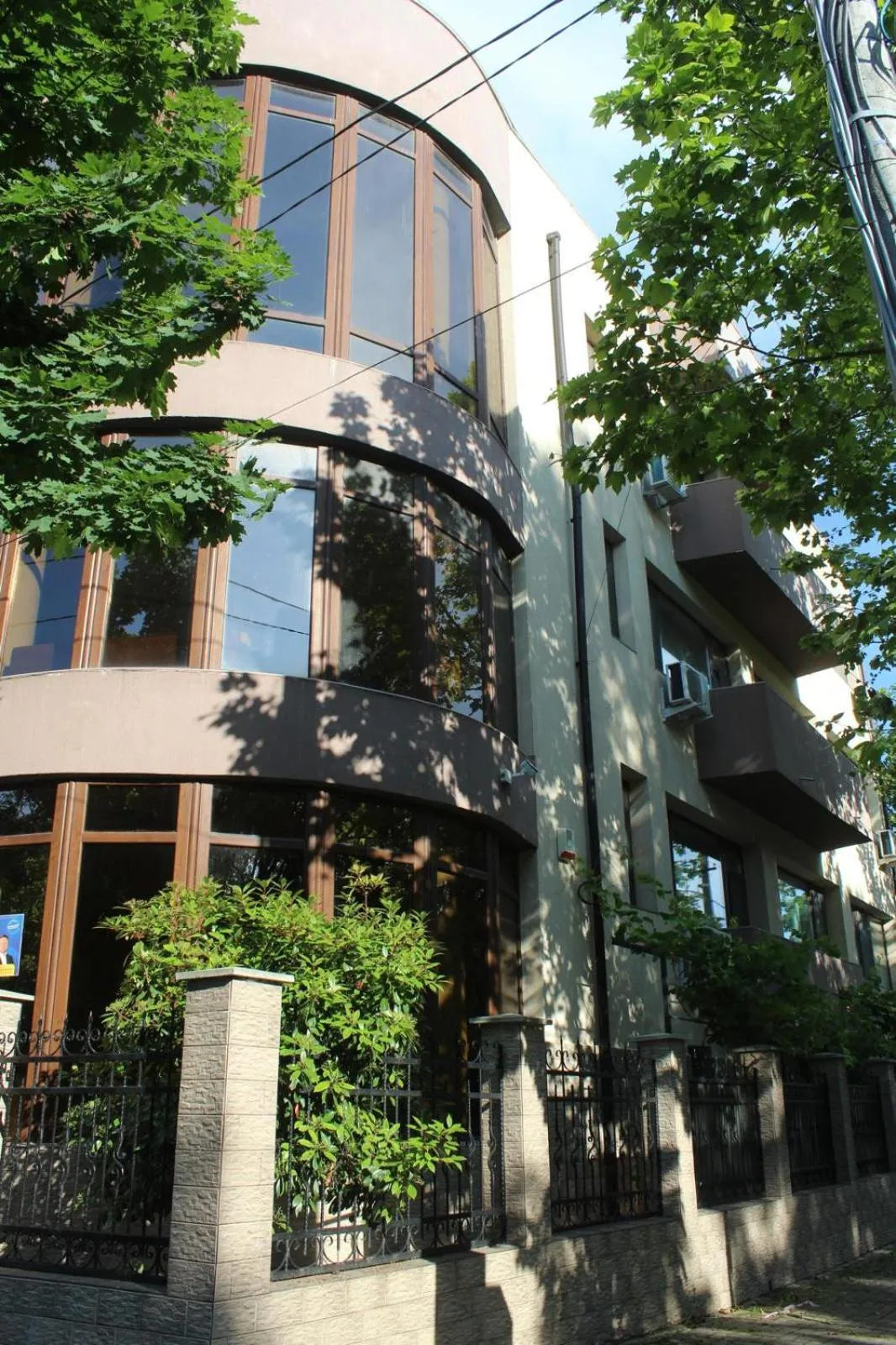 Property building in Paradox Oituz