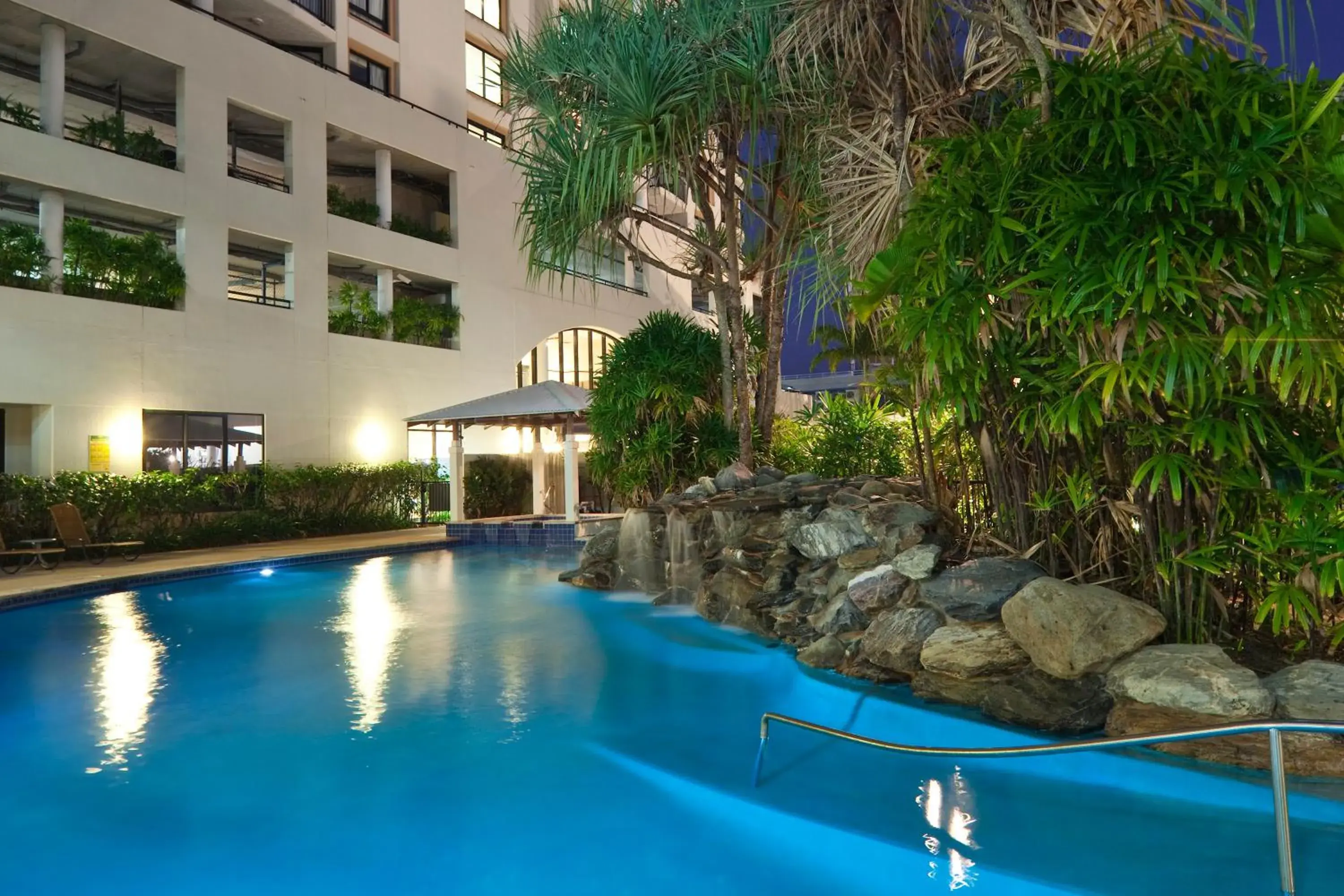 Swimming pool in Mantra Esplanade Swimming pool in Mantra Esplanade