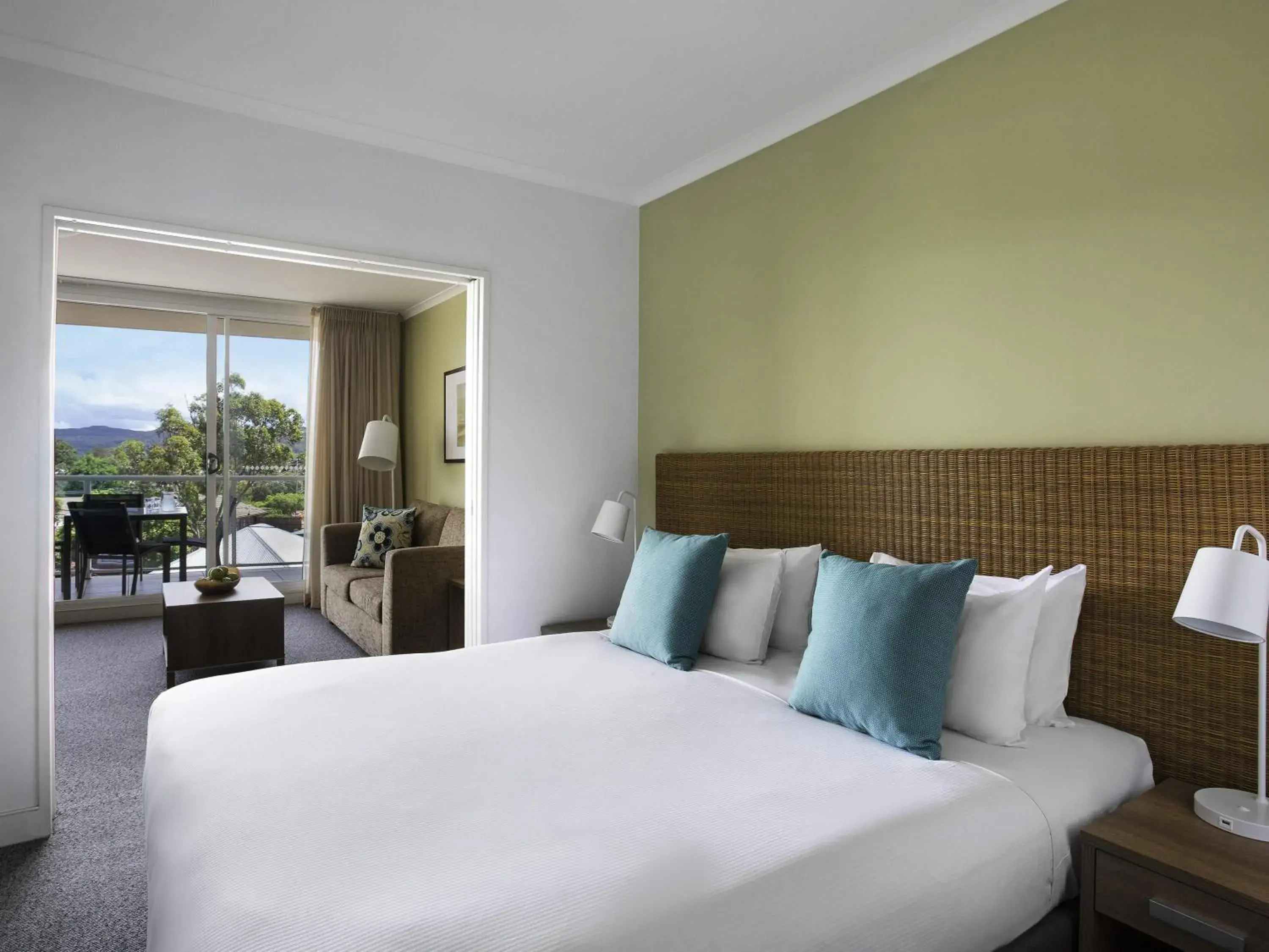 Bedroom, Bed in Mantra Ettalong Beach Bedroom, Bed in Mantra Ettalong Beach