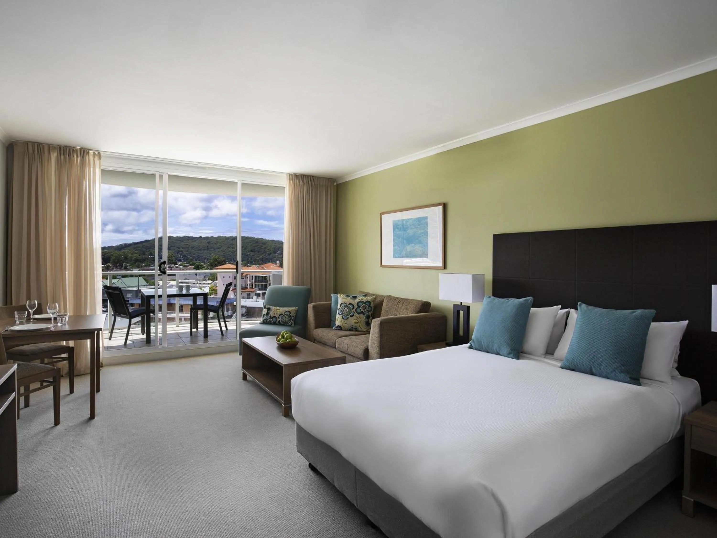 Bedroom, Bed in Mantra Ettalong Beach