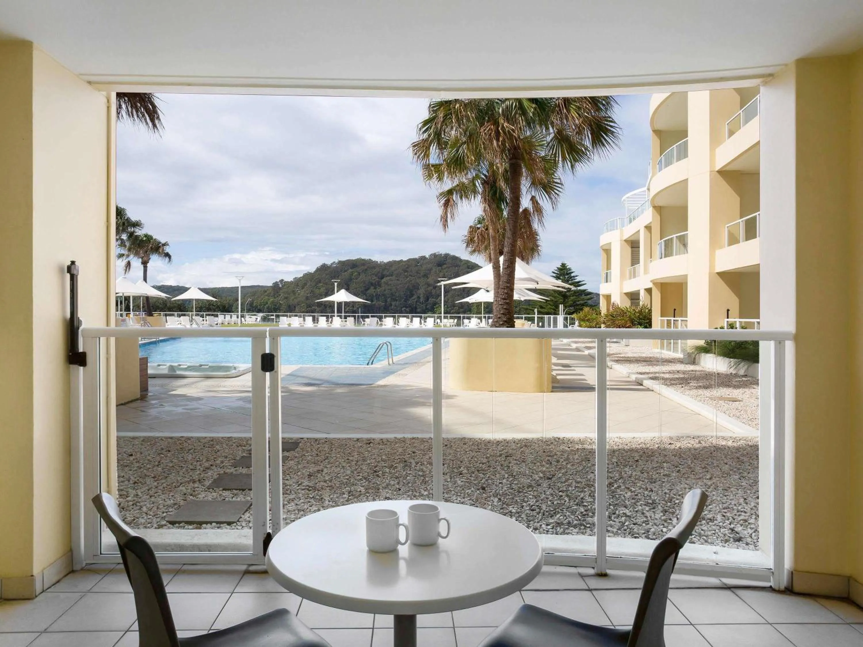 Bedroom in Mantra Ettalong Beach