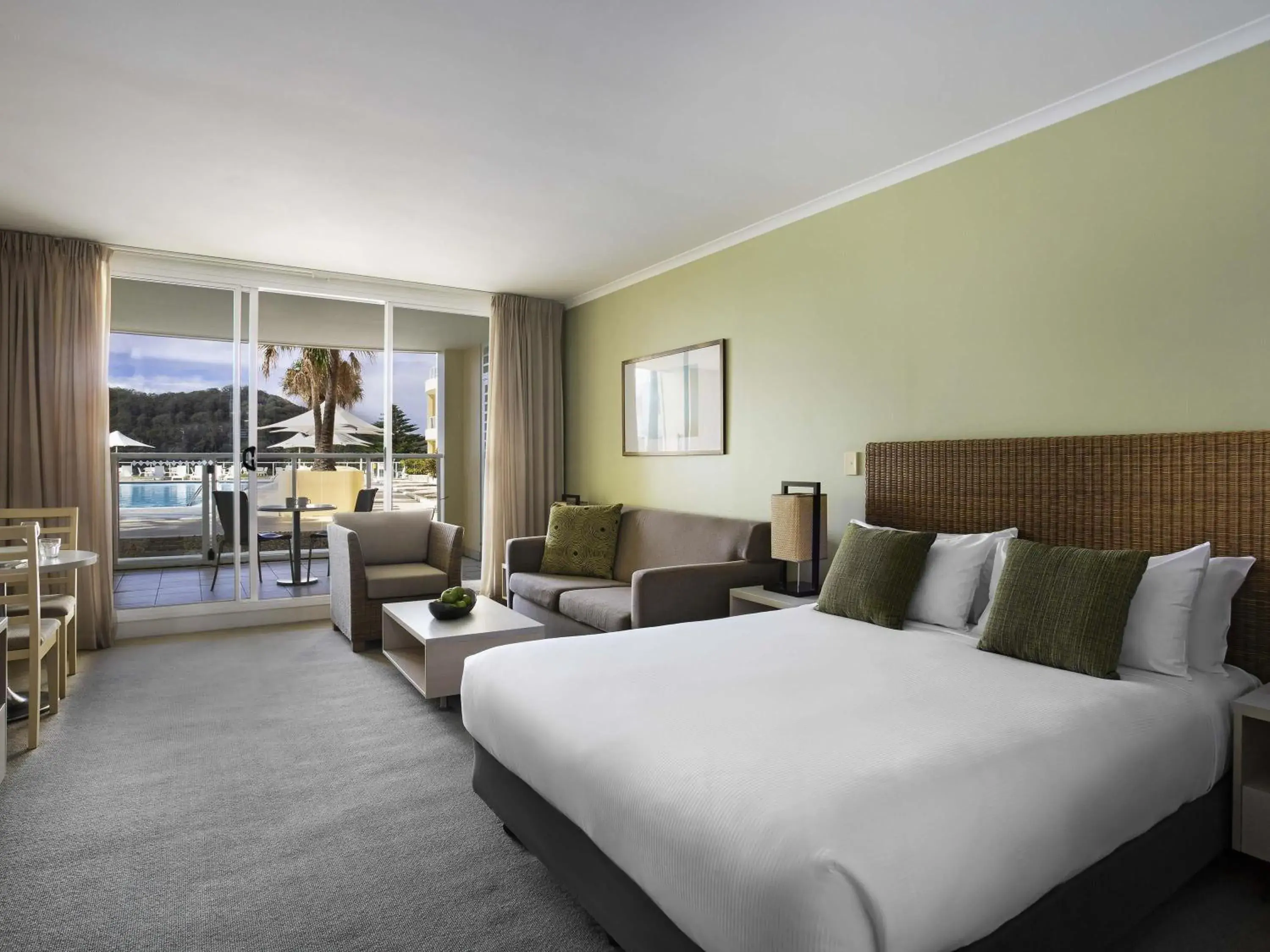 Bedroom, Bed in Mantra Ettalong Beach Bedroom, Bed in Mantra Ettalong Beach