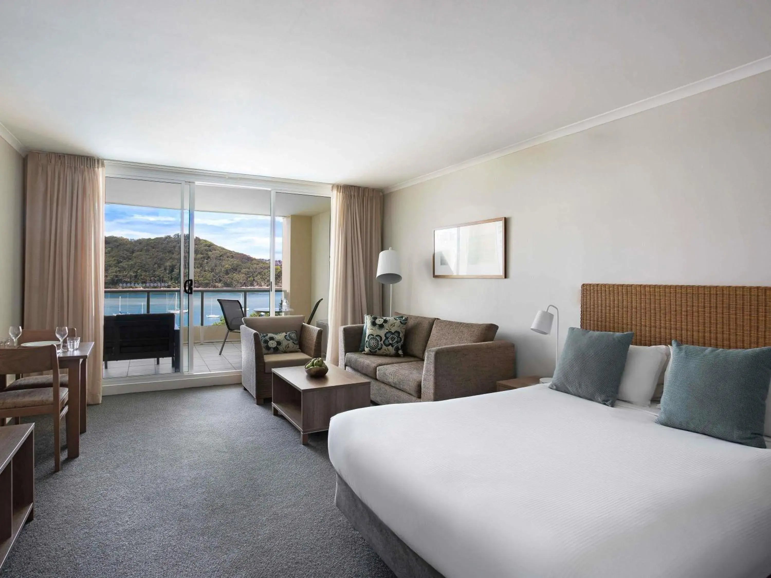 Bedroom, Bed in Mantra Ettalong Beach Bedroom, Bed in Mantra Ettalong Beach